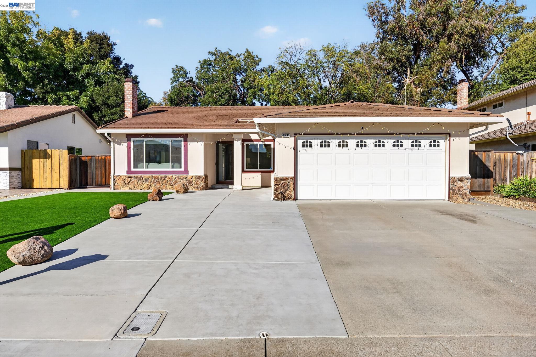 32245 Chechester Dr — photo