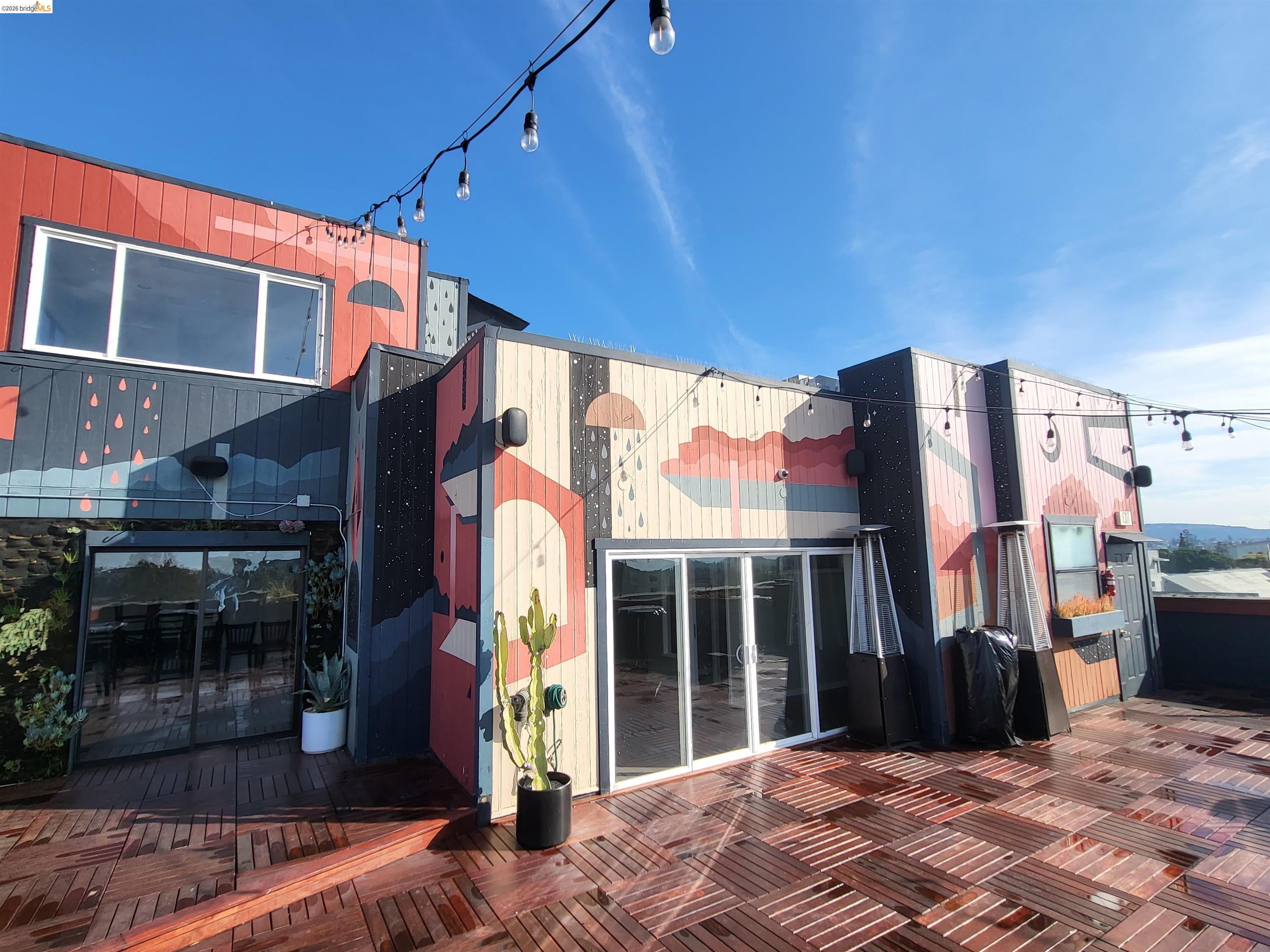 900 Alice St, Suite 500 — photo