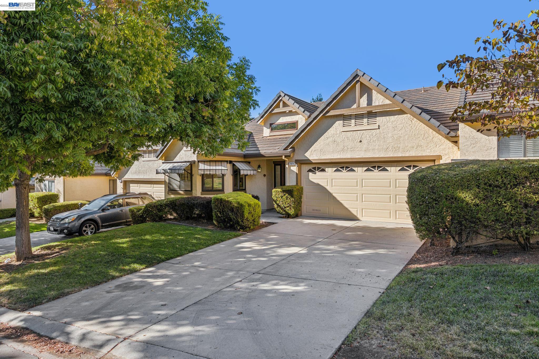 7673 Helmsdale Dr — photo
