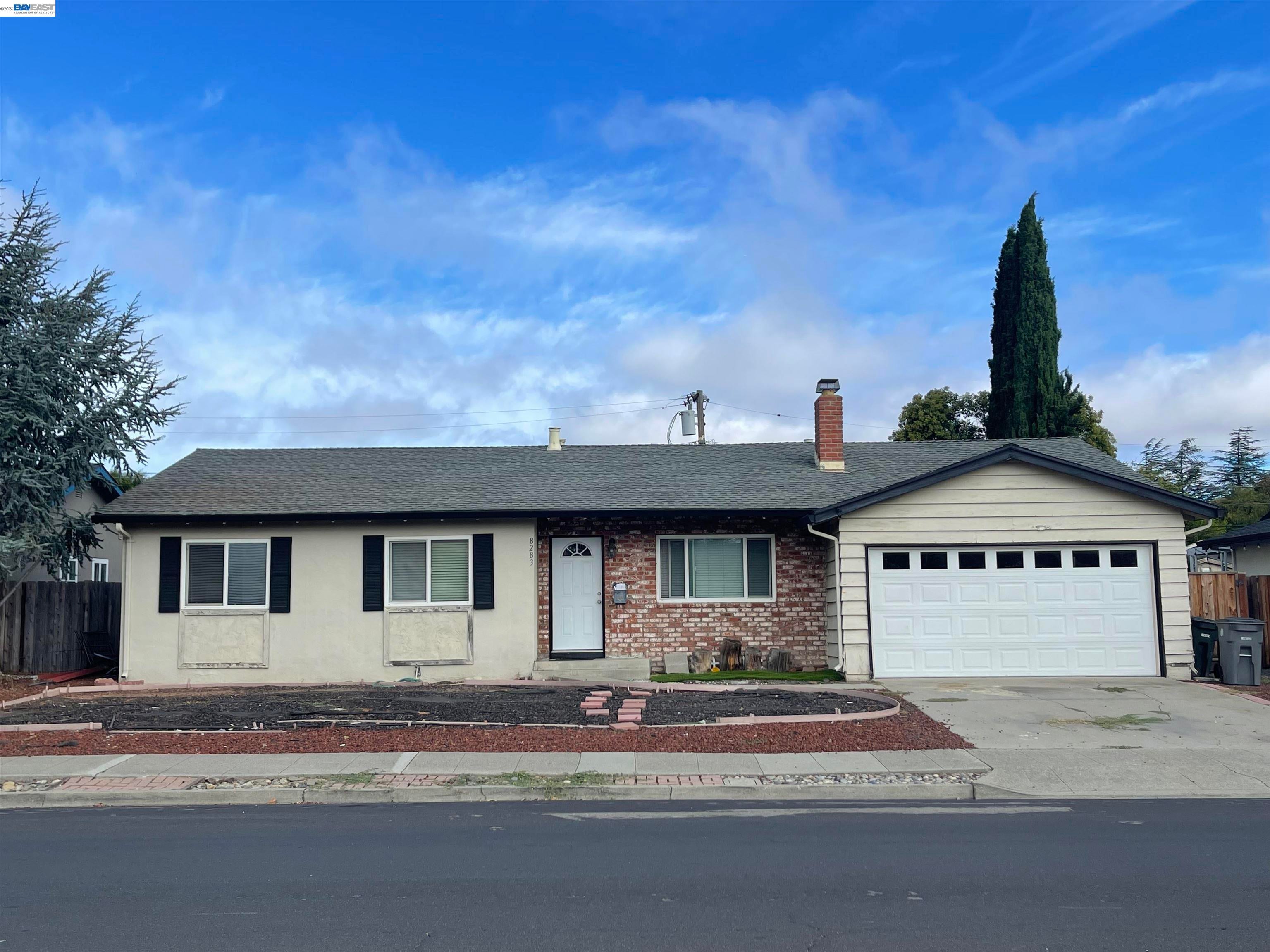 8283 Davona Dr — photo