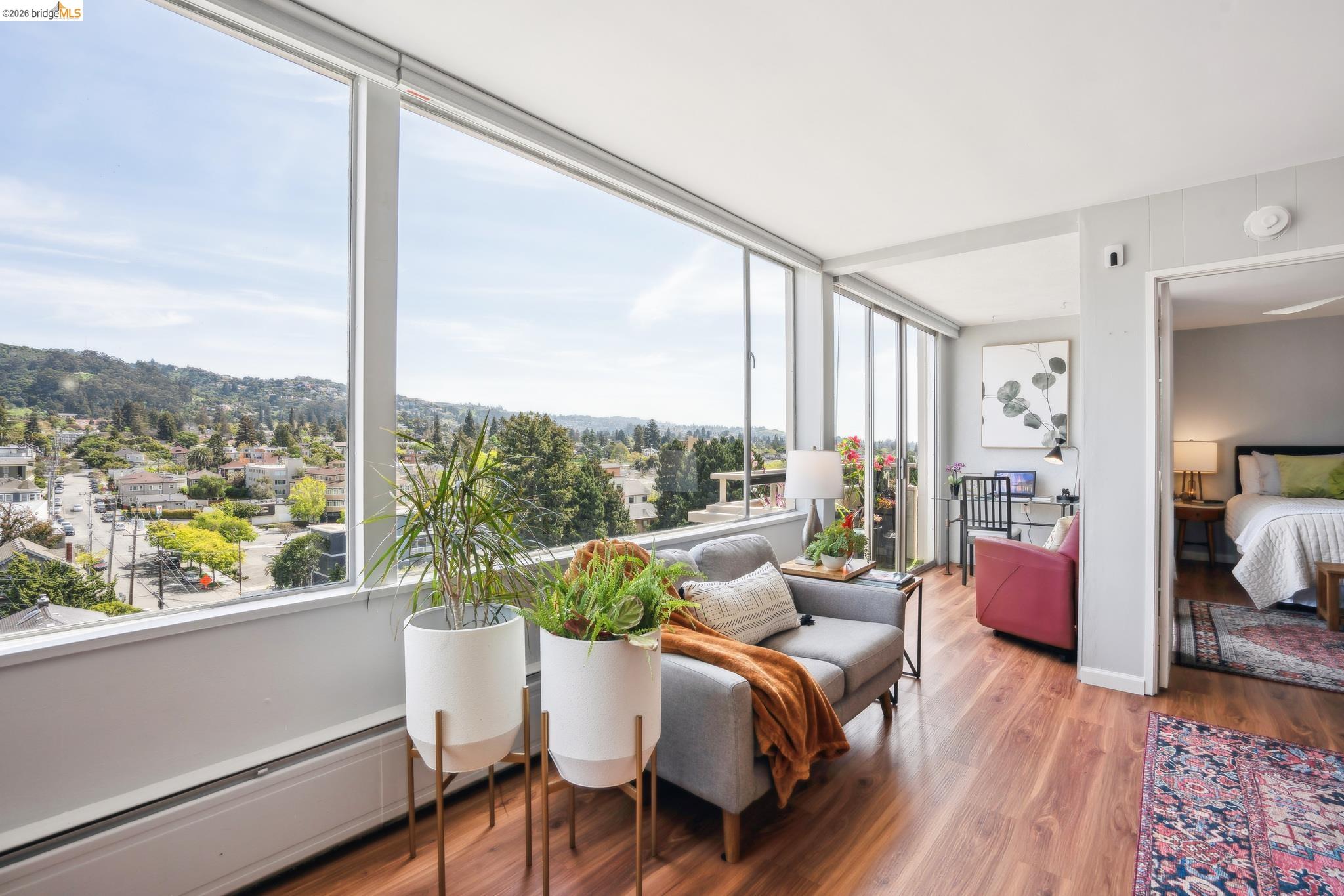 2550 Dana St 2F — photo