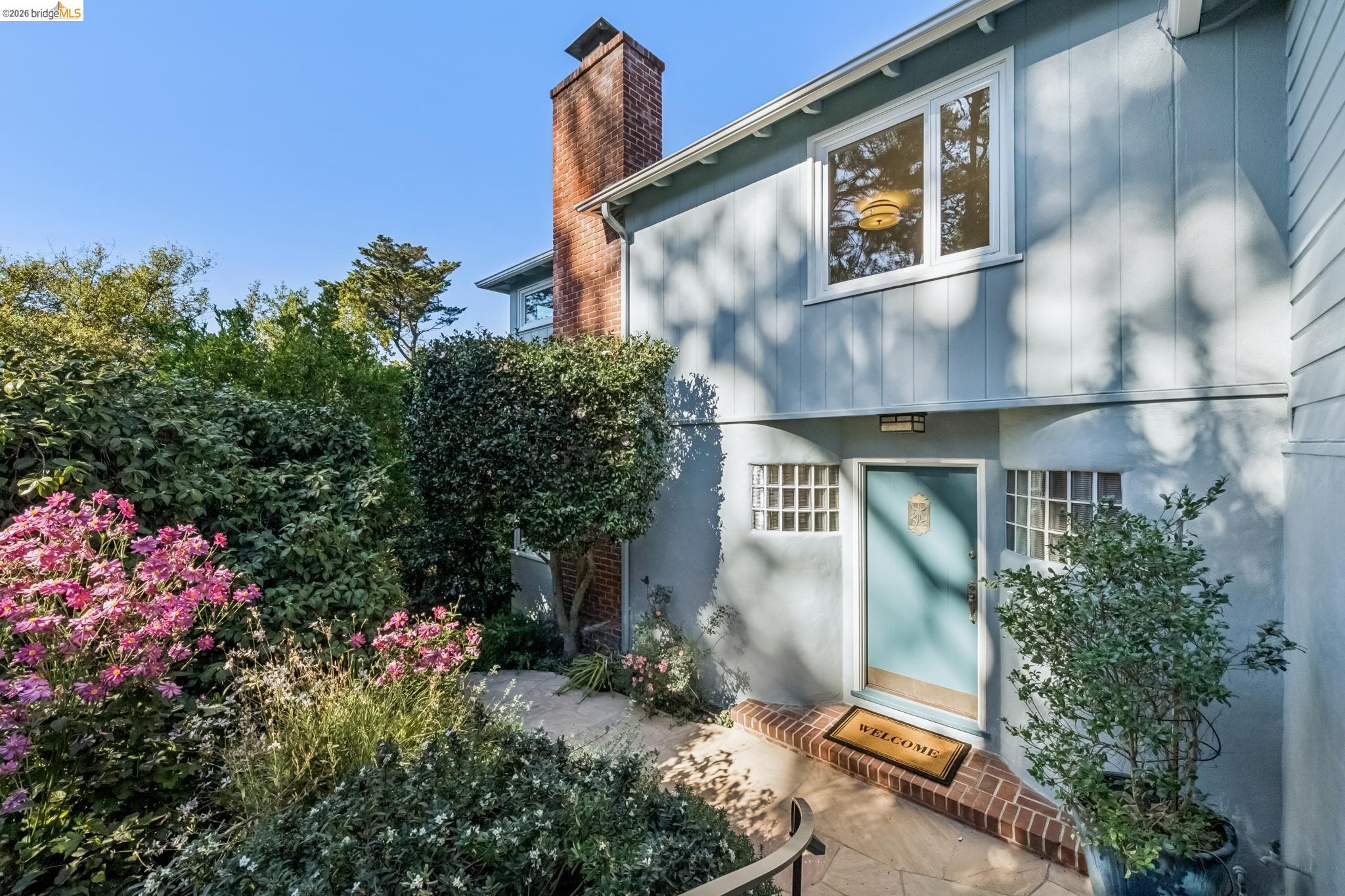 2556 Carisbrook Dr — photo