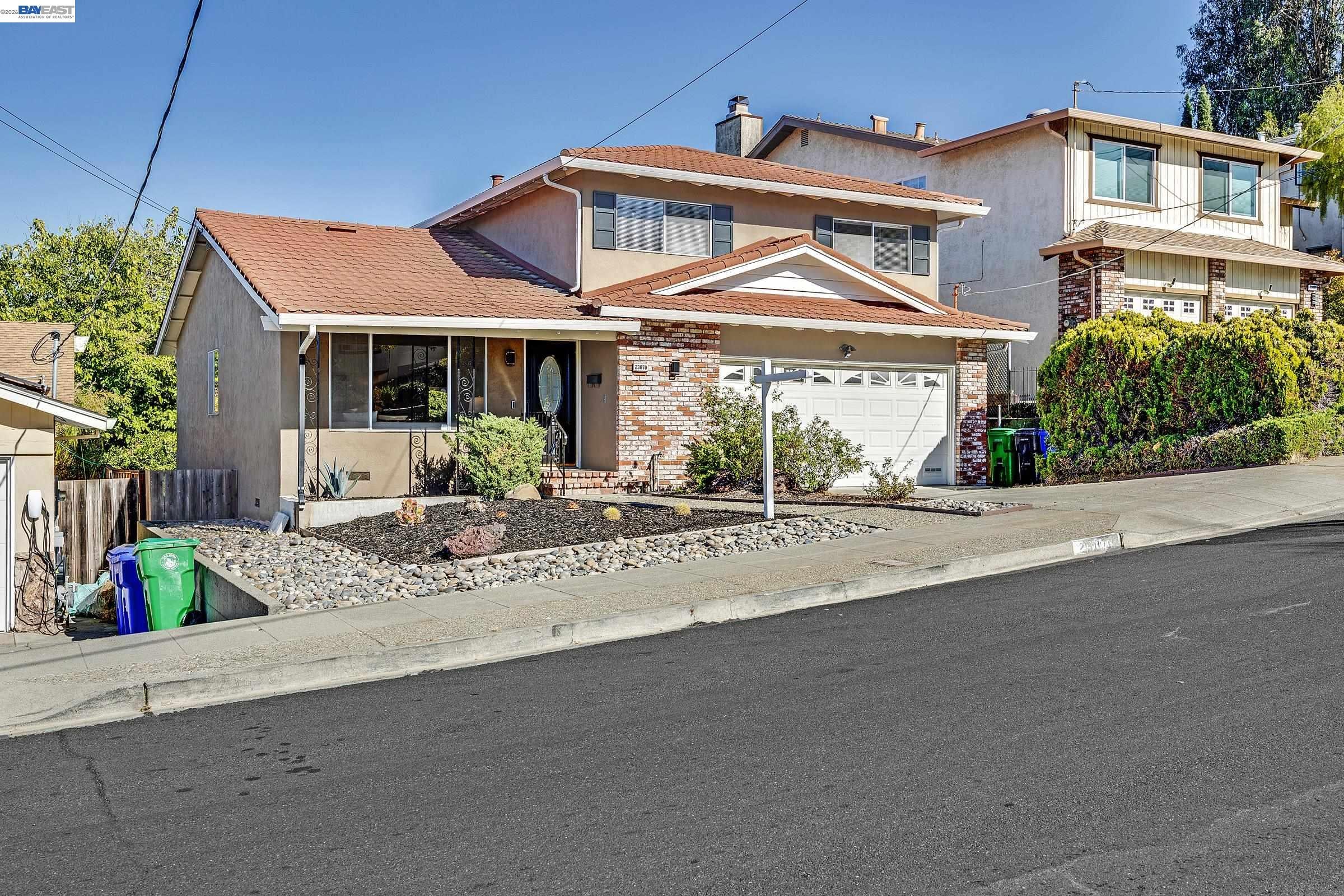 23070 Glenn Ellen — photo