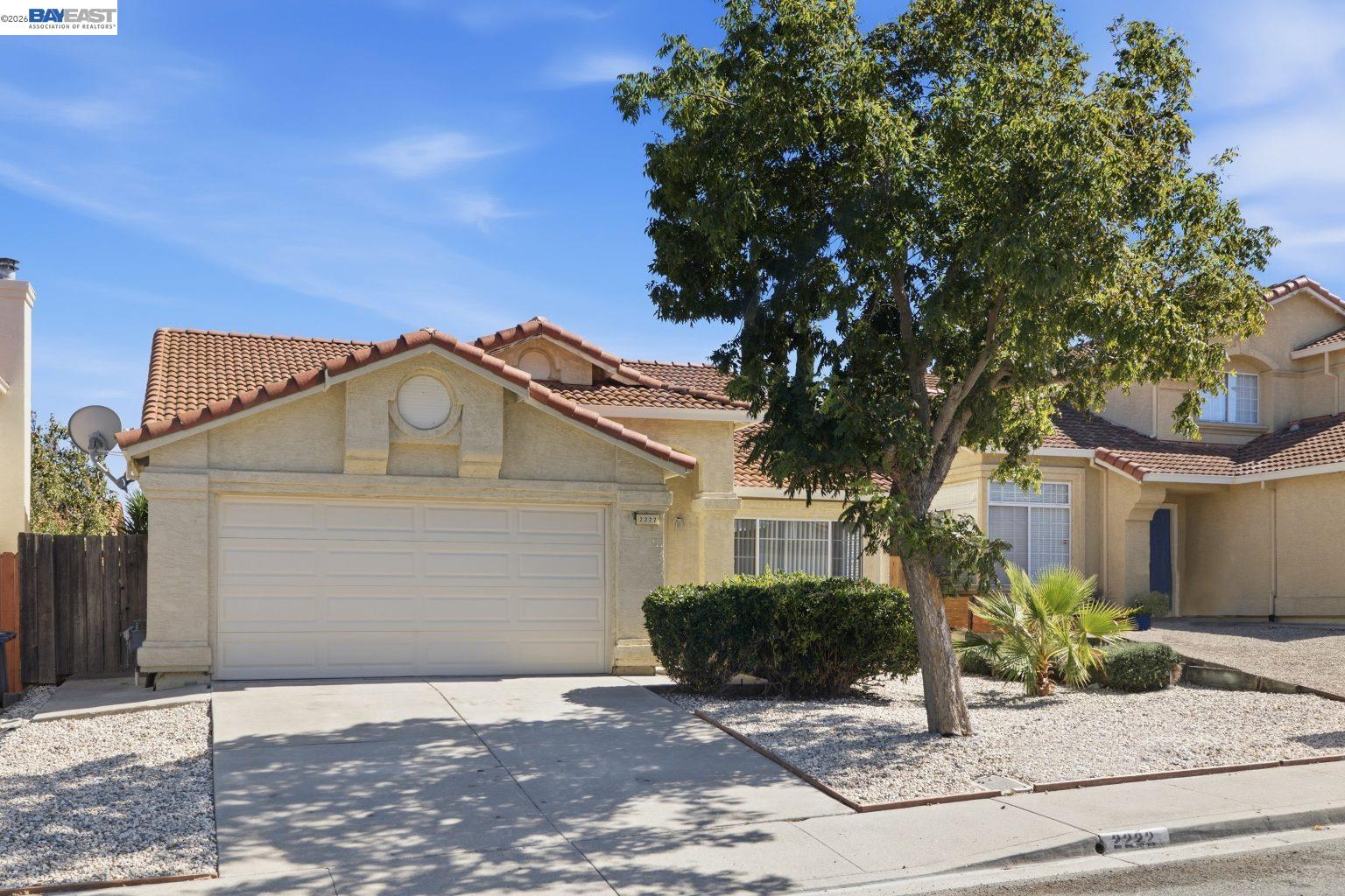2222 Woodhill Dr — photo