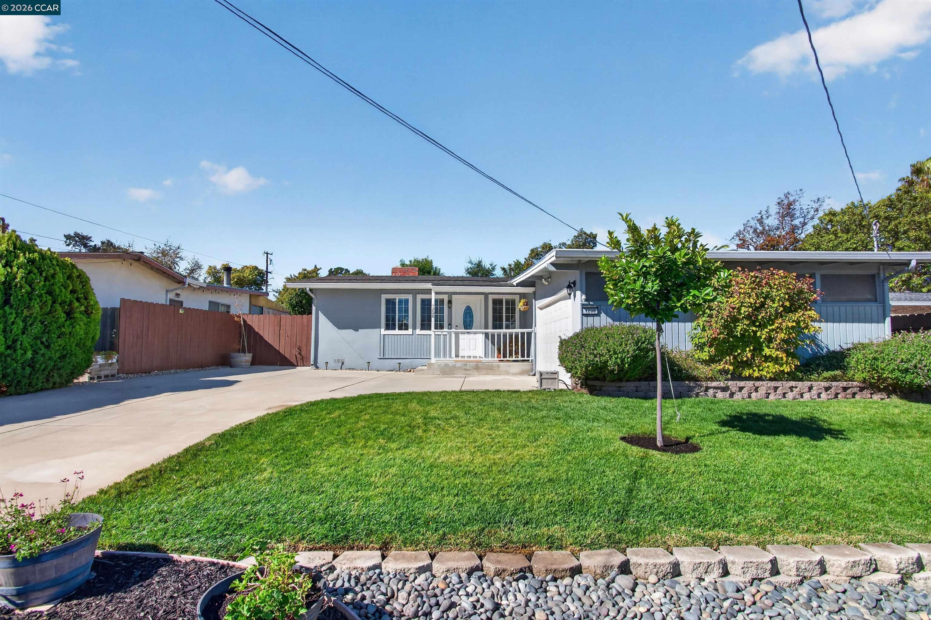 1208 Raymond Dr — photo