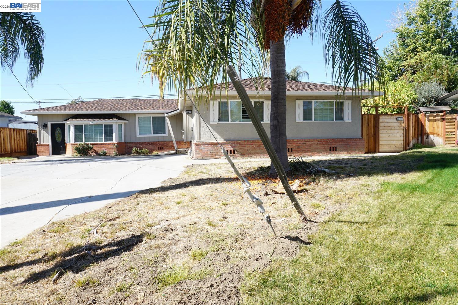 38011 Temple Way — photo