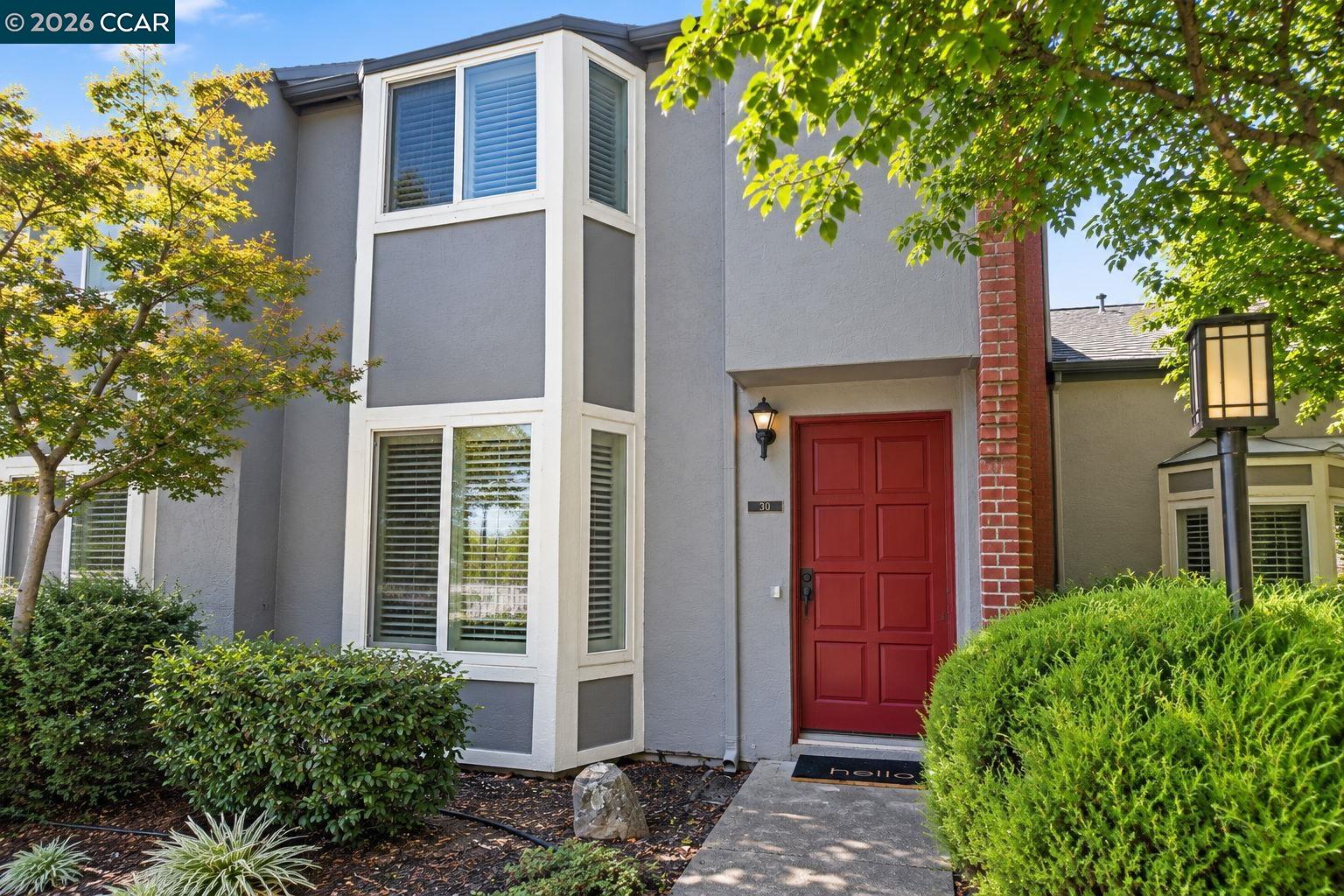 30 Sierra Ln — photo