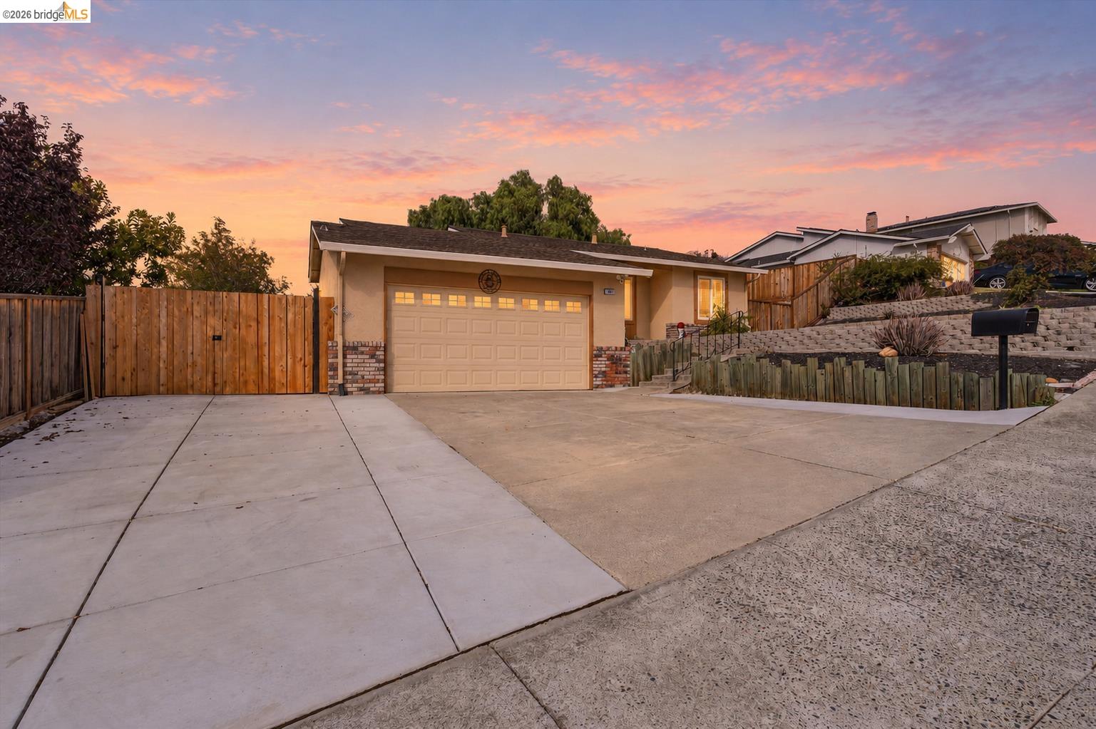 907 Badger Way — photo