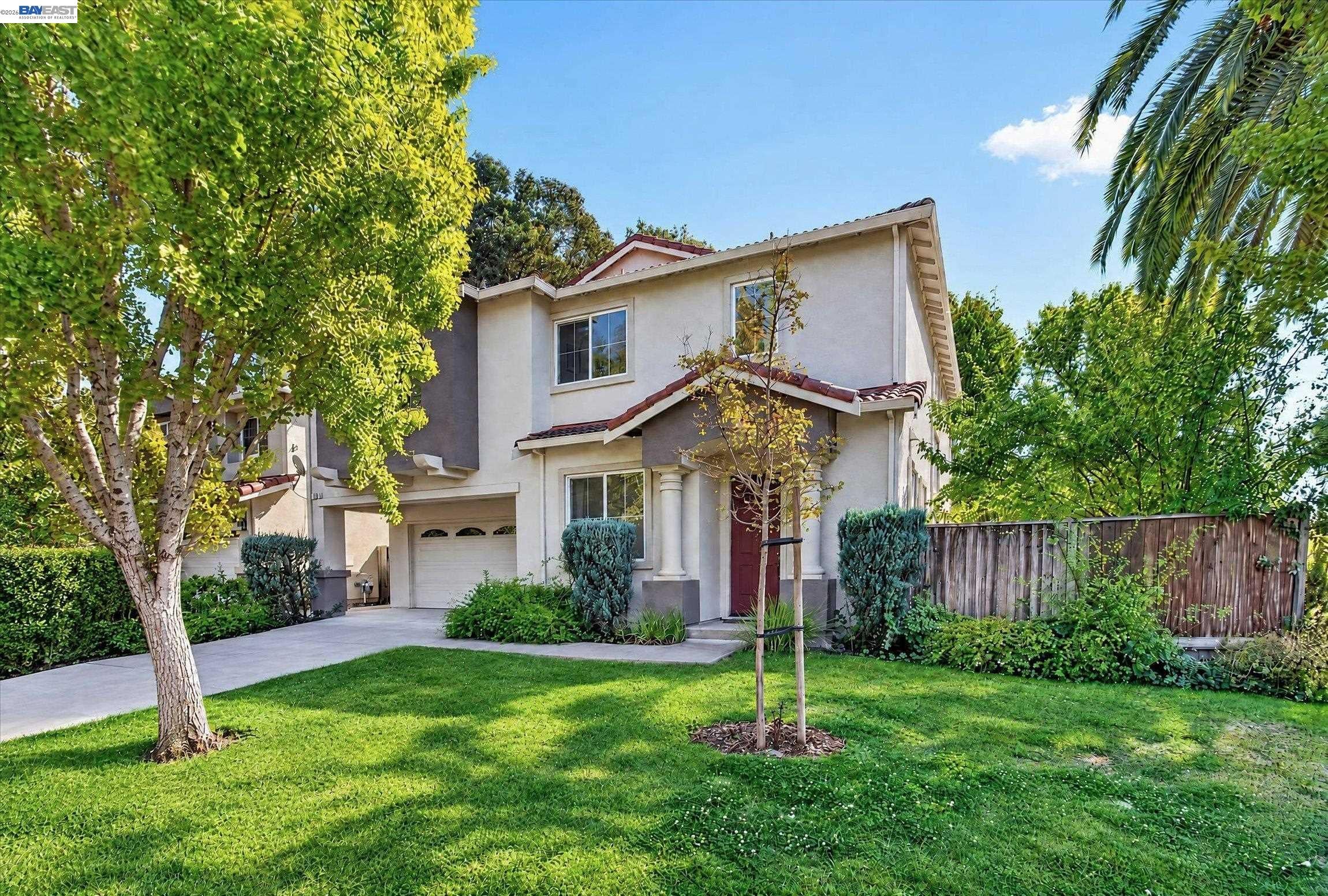 716 Raineer Ct — photo