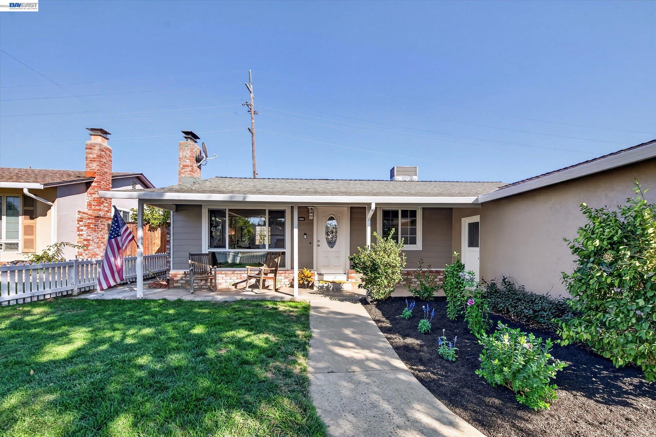 1472 El Dorado Drive — photo