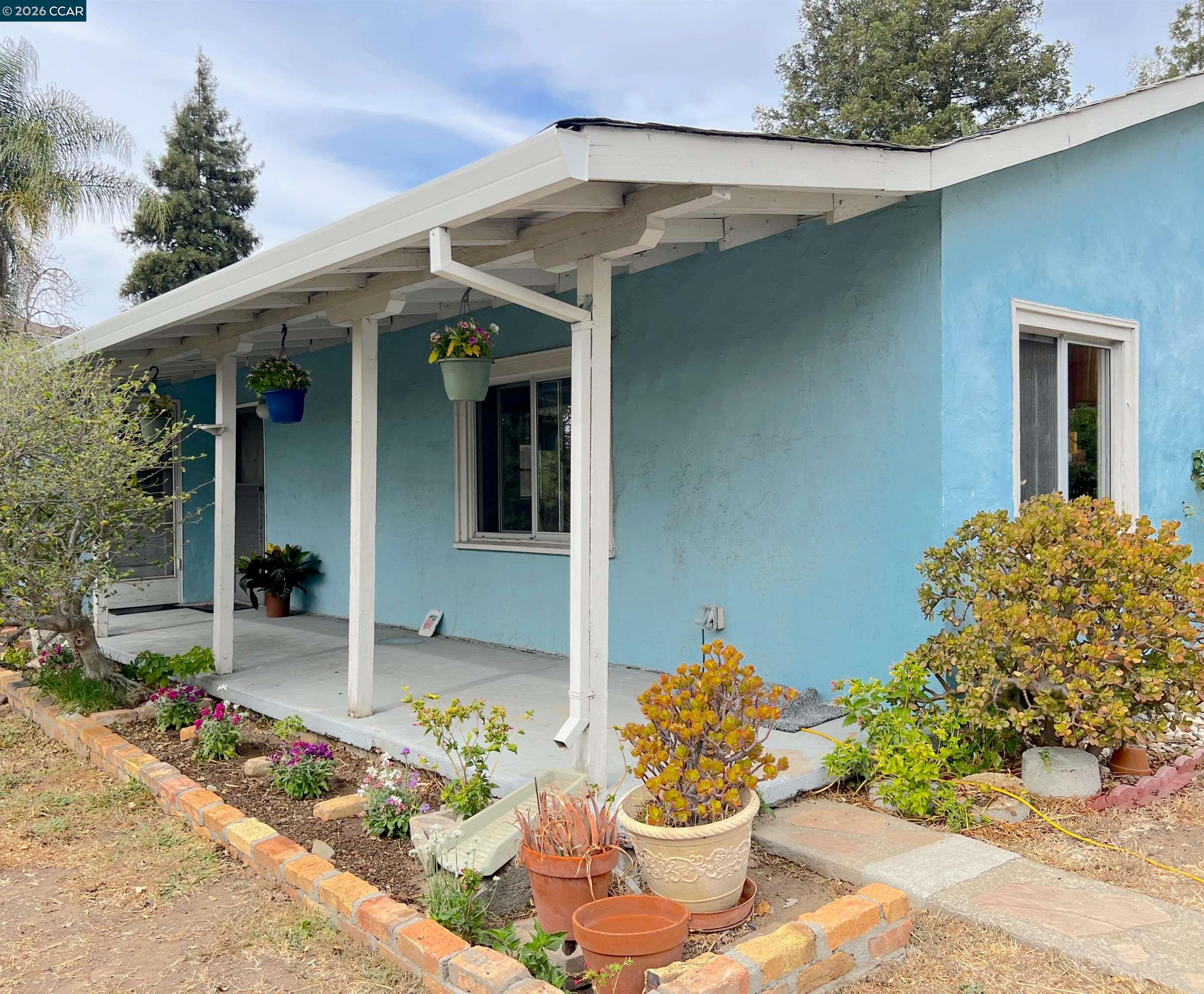 2340 Ranchito Dr — photo