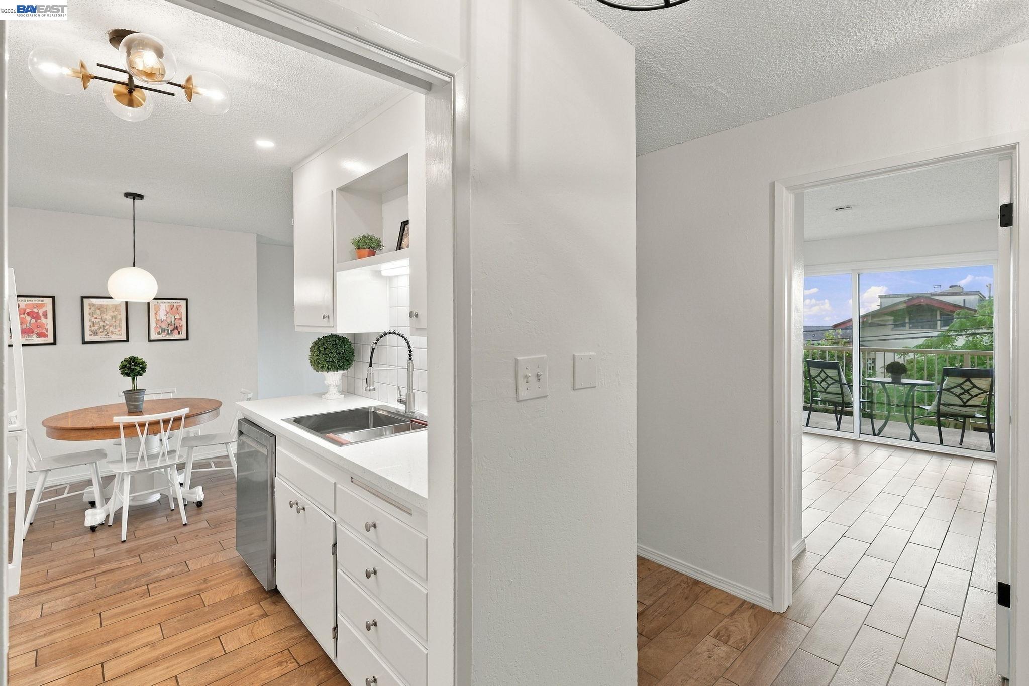 2 Panoramic Way 105 — photo