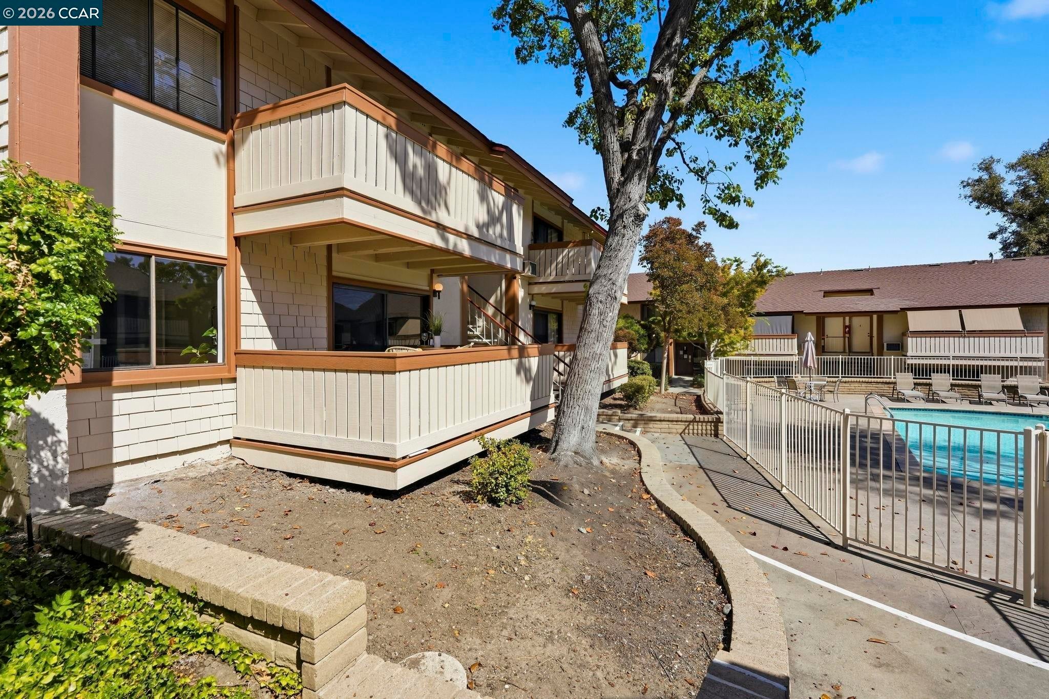 100 Kinross Dr 45 — photo