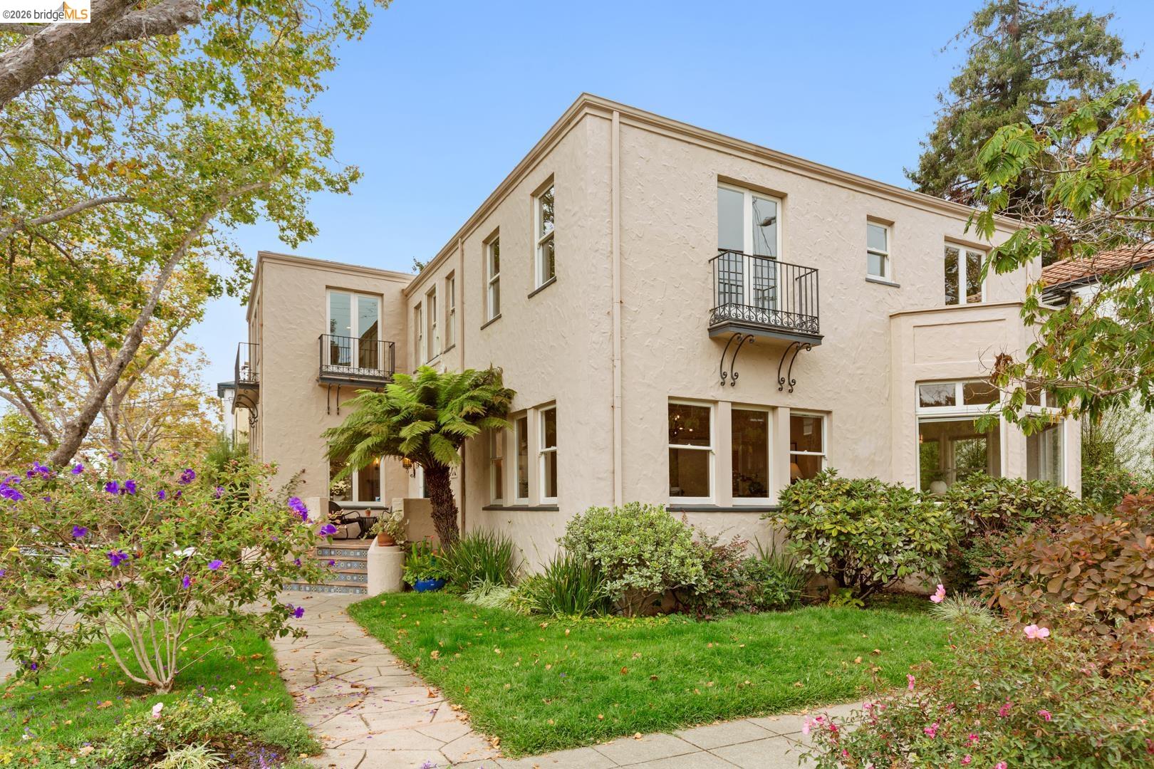 2747 Forest Ave, Berkeley, CA 94705