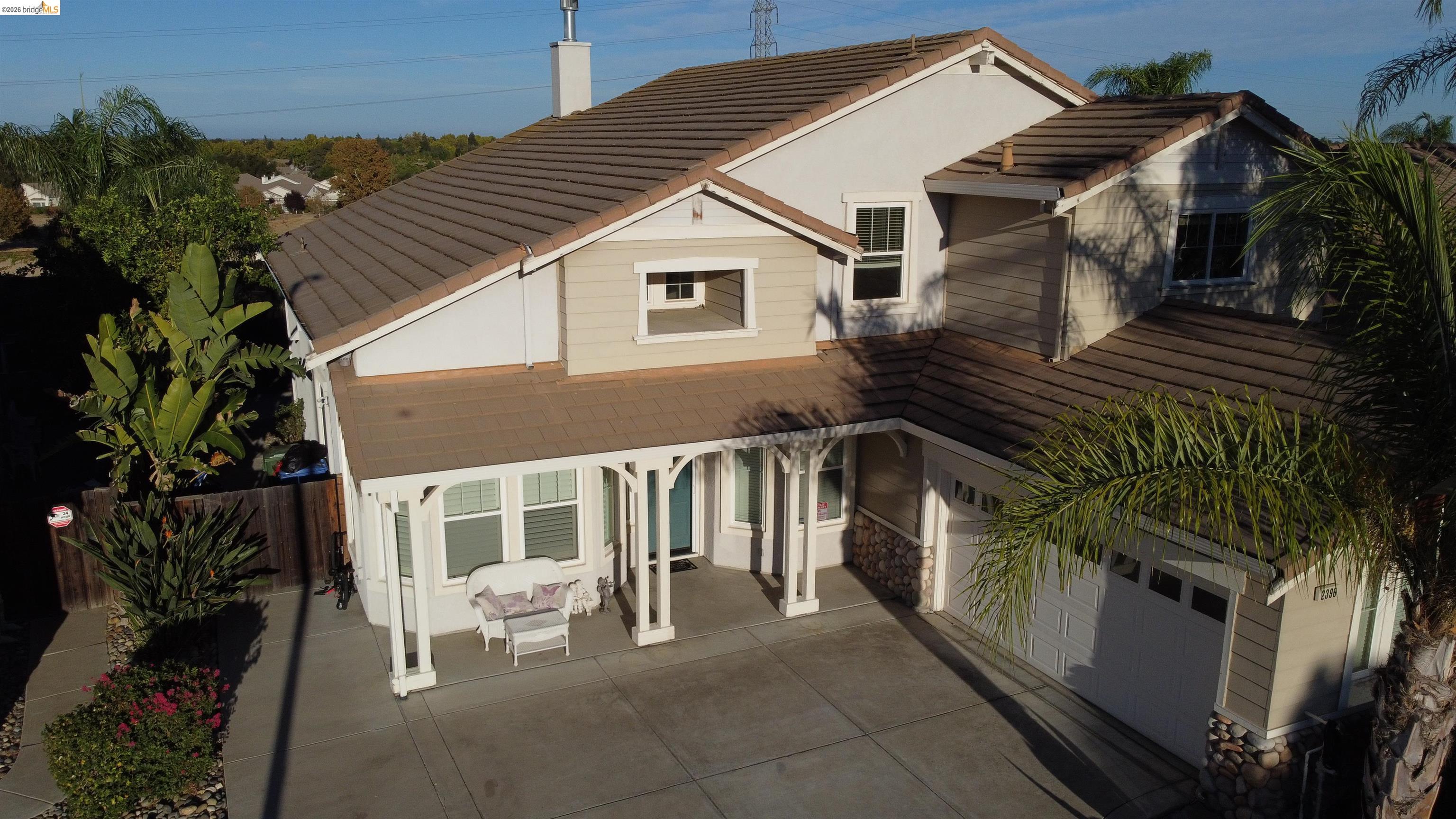 2396 Berkshire Ln — photo