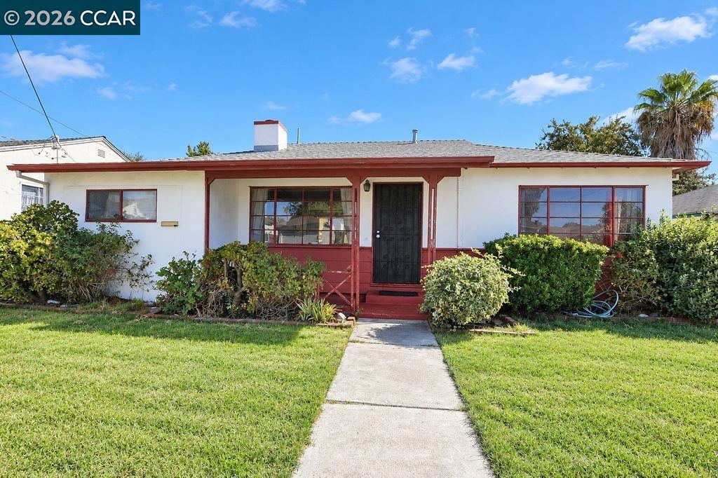 2025 Woodland Dr — photo