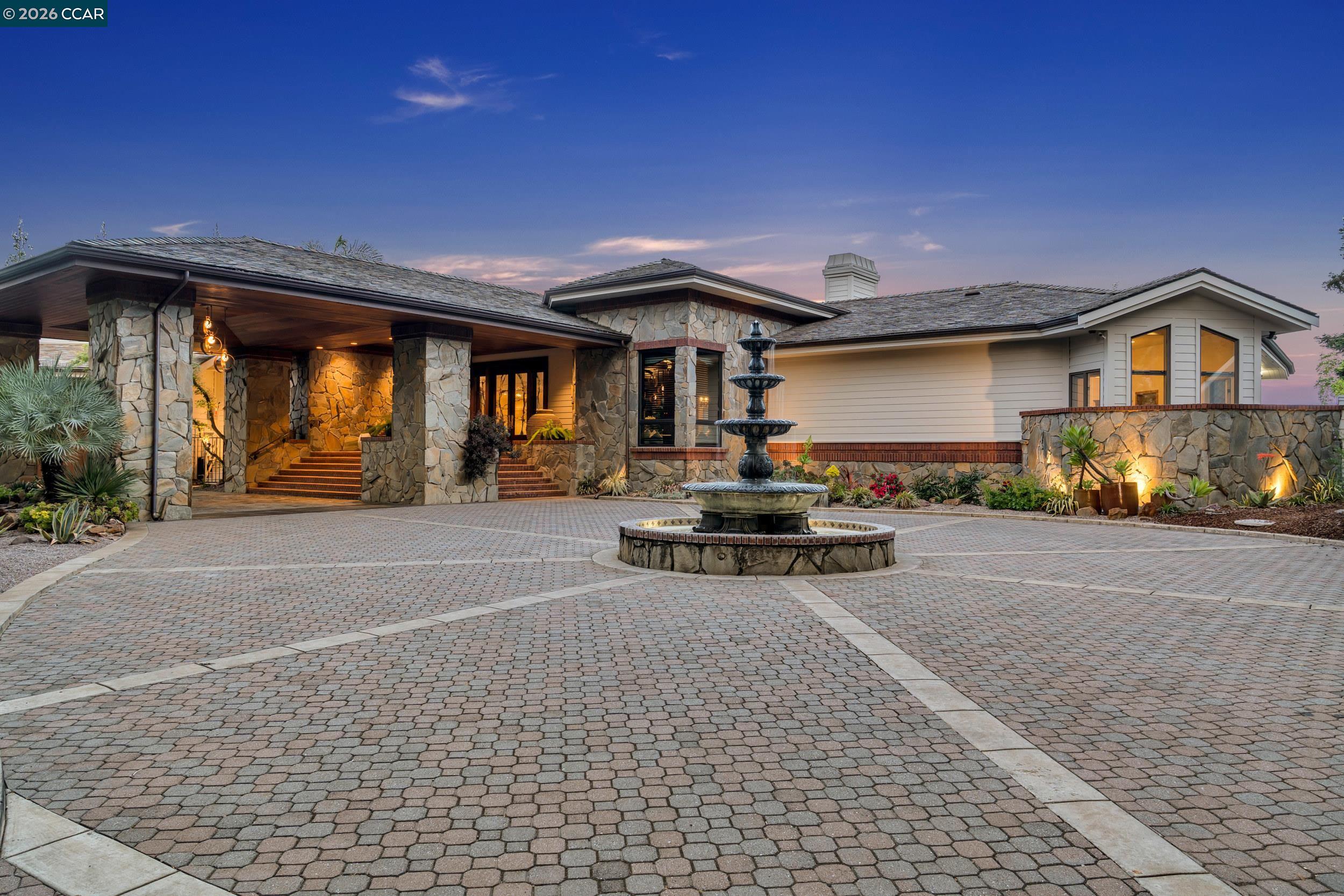 1121 Eagle Nest Ct — photo
