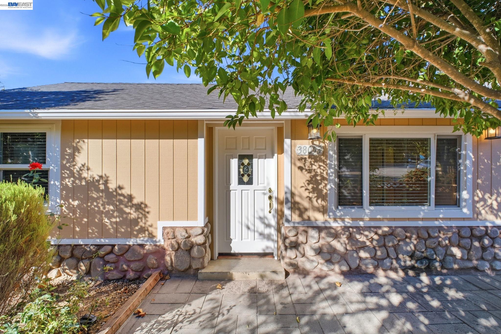 38053 Canyon Heights Drive — photo