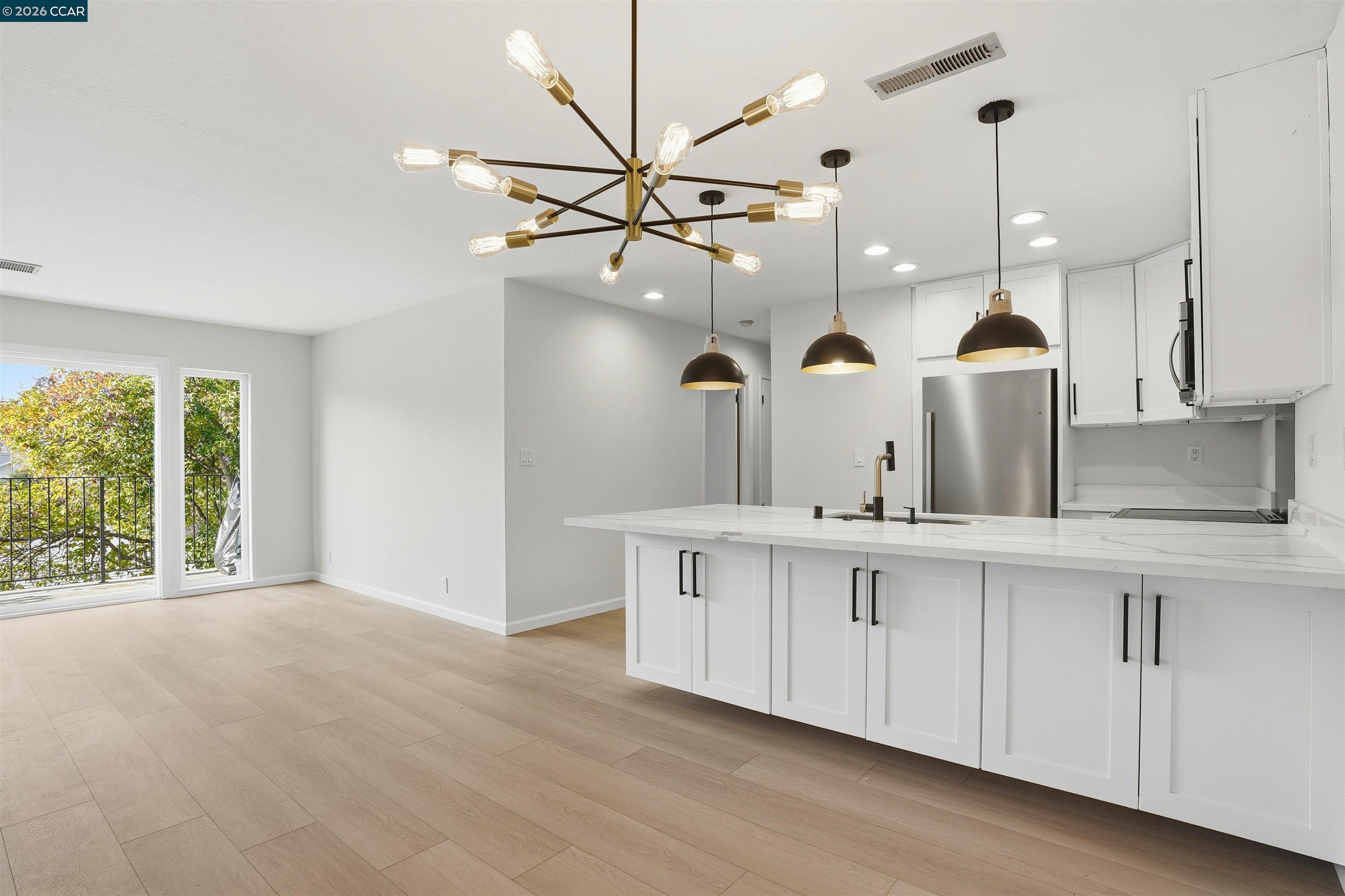 1077 Wesley Court 7 — photo