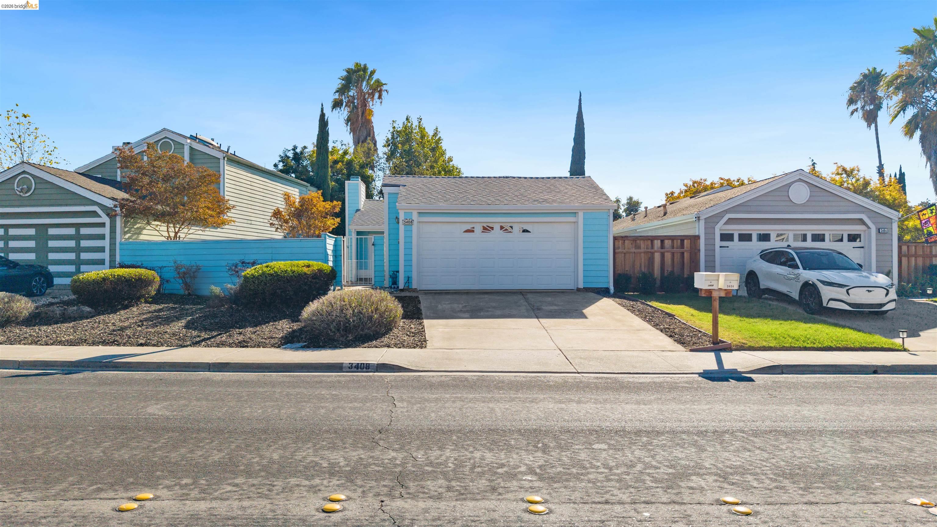 3408 Bellflower Dr — photo