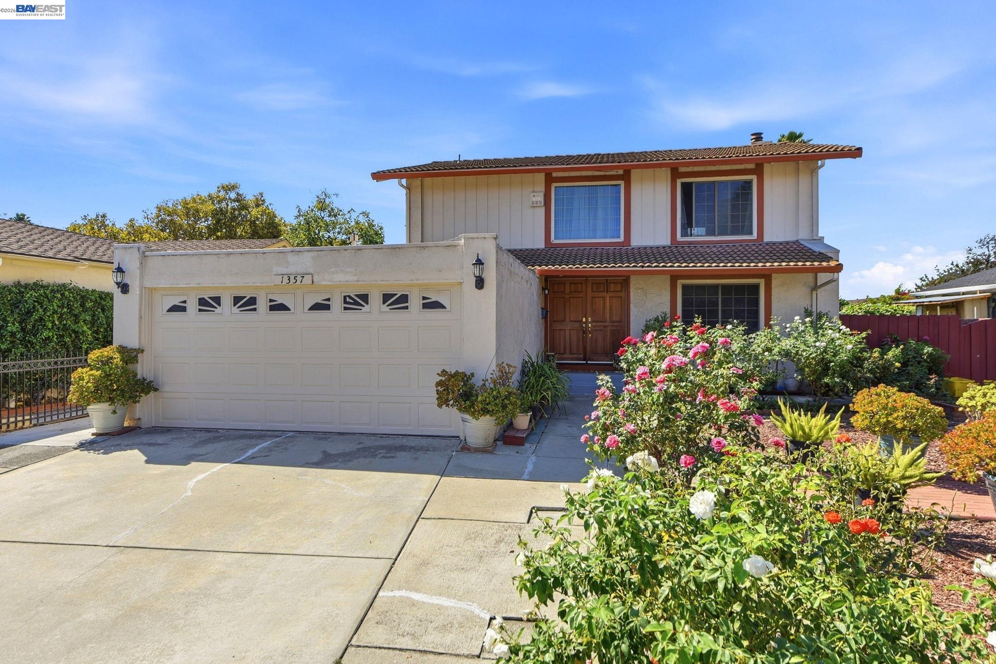 1357 Goldenlake Rd — photo