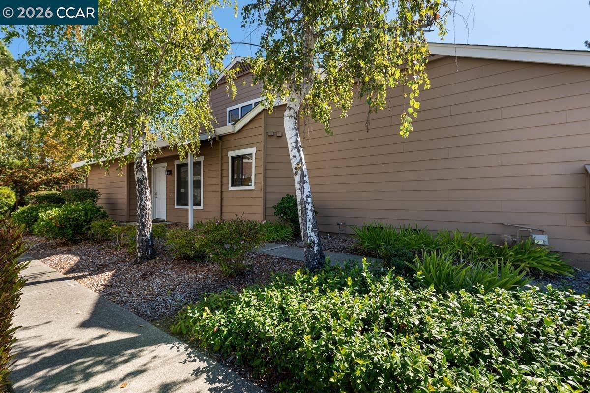 20 Worcester, Hercules, CA 94547 — photo 2