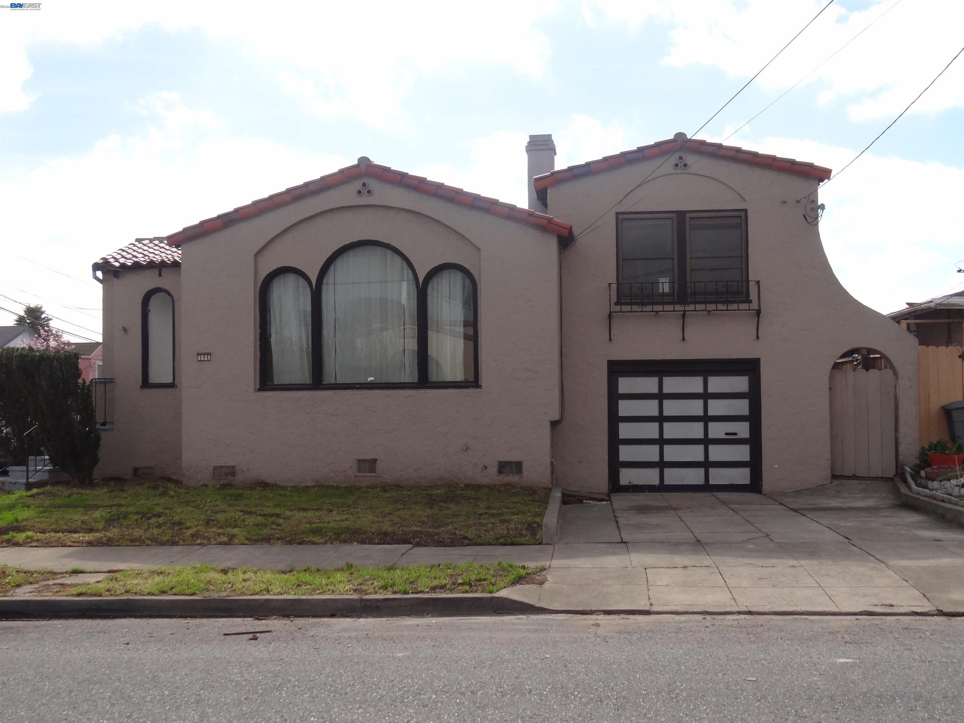 596 Walnut St — photo