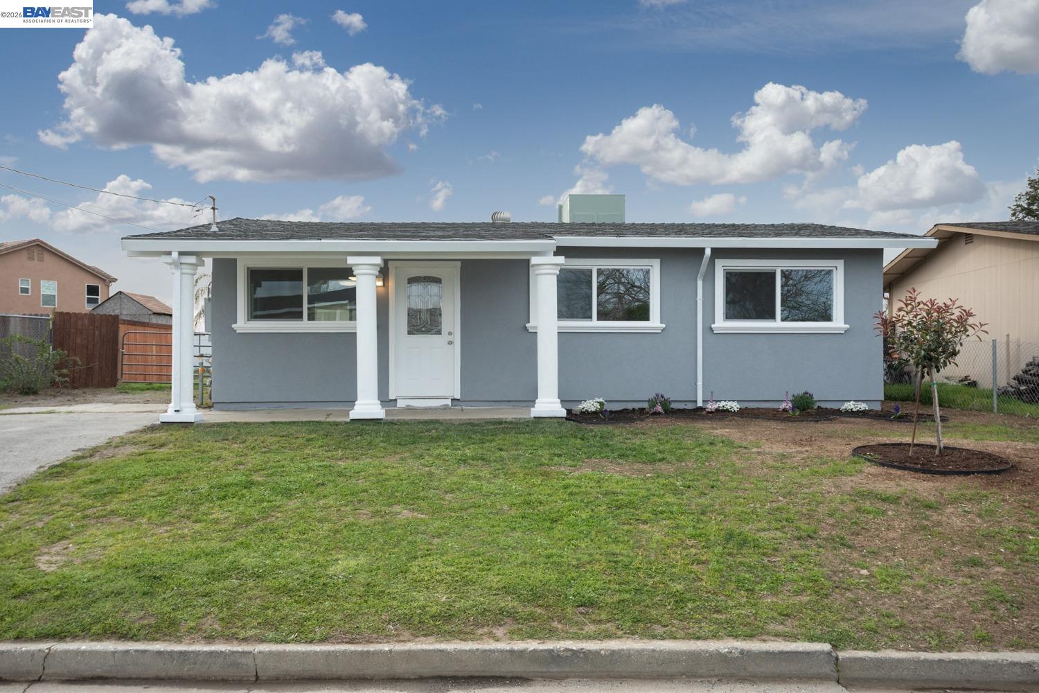 3892 Brougham Way — photo