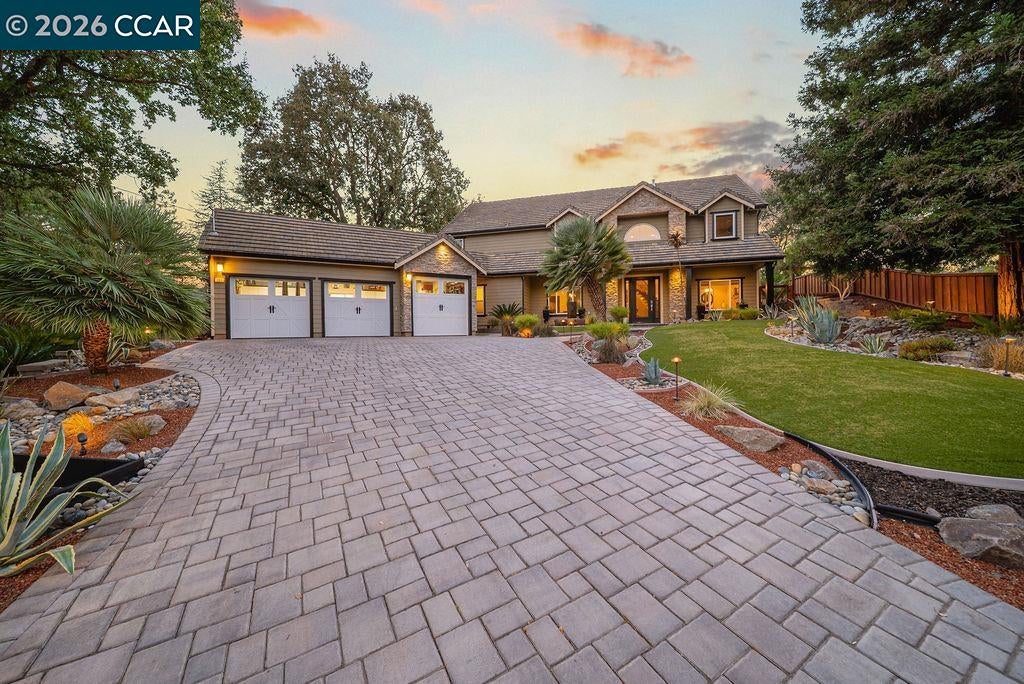 101 Amigo Ln — photo