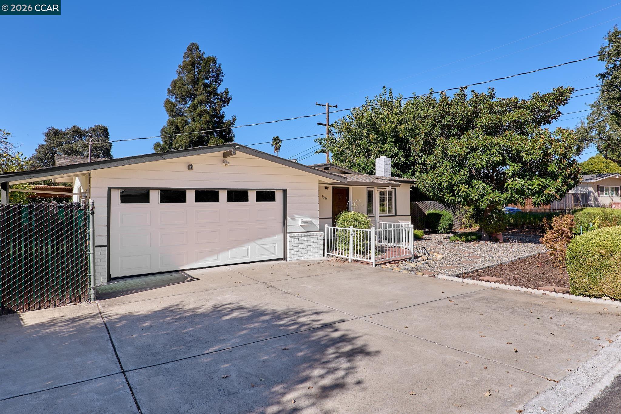 1547 Claycord Ave — photo