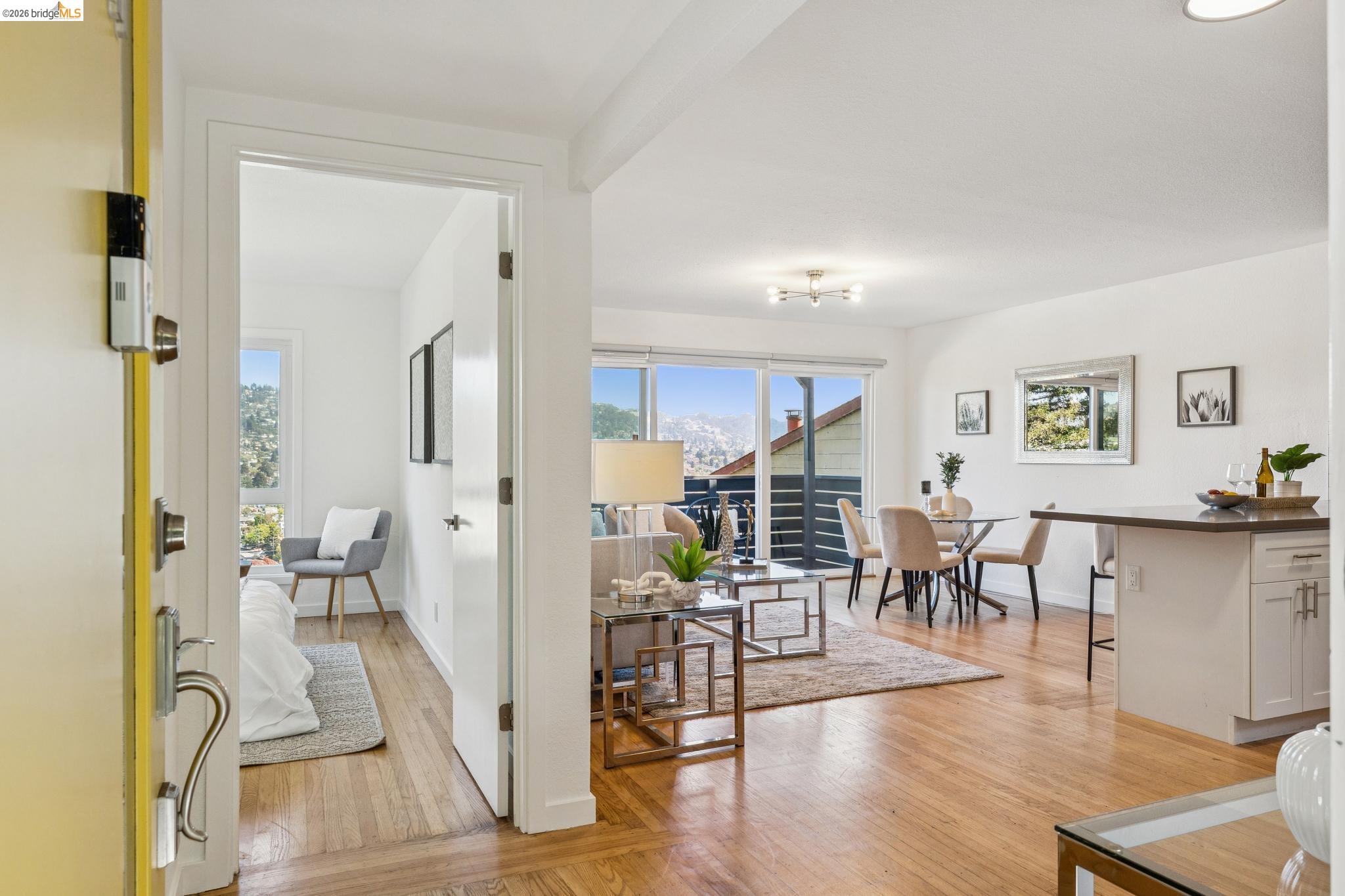 785 Taft Ave 11 — photo