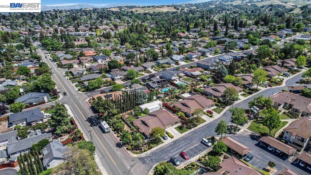 402 Vineyard Pl — photo