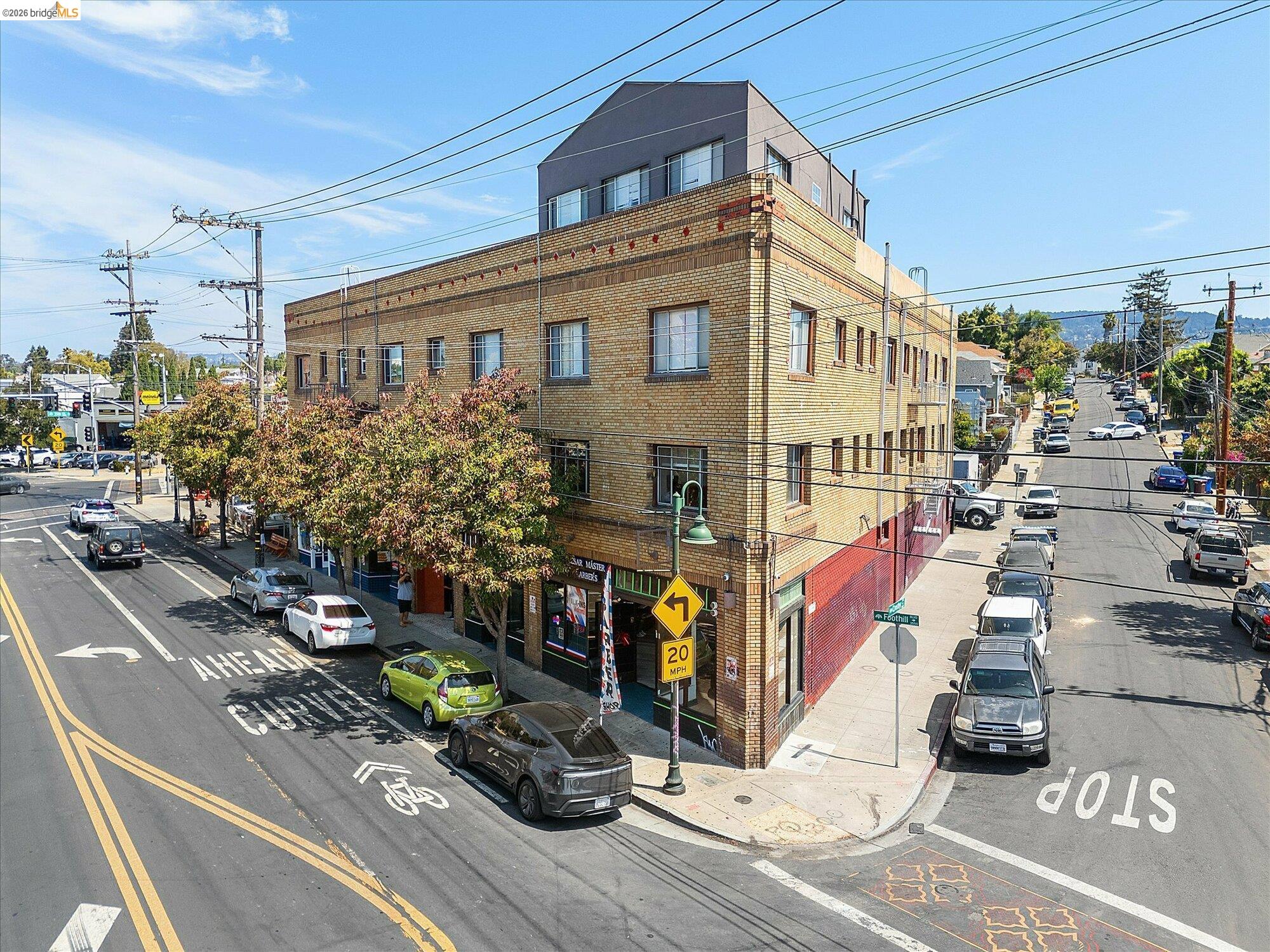 3518 Foothill Blvd — photo