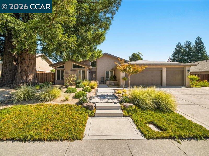 12252 Toluca Dr — photo