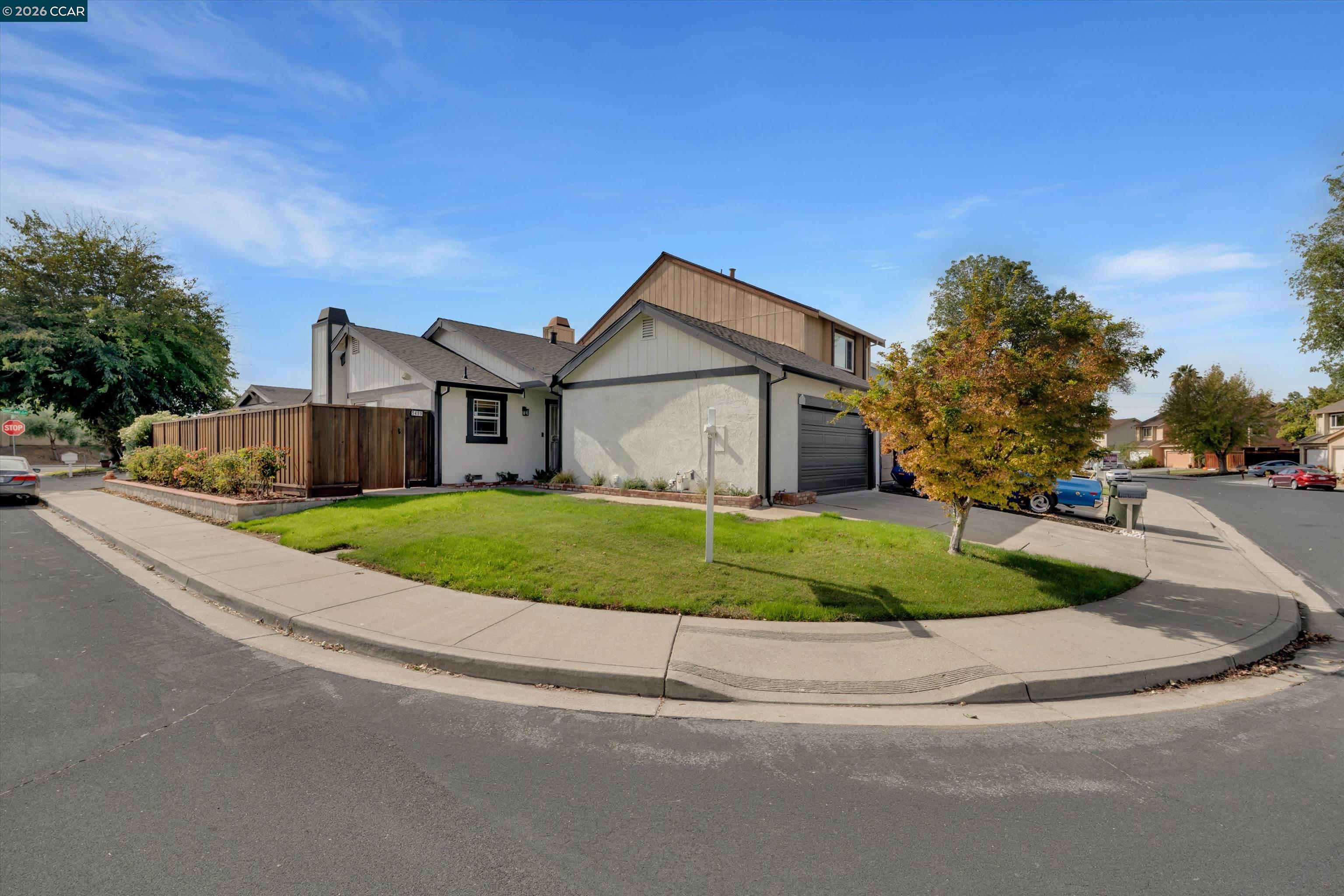 5499 Moonflower Way — photo