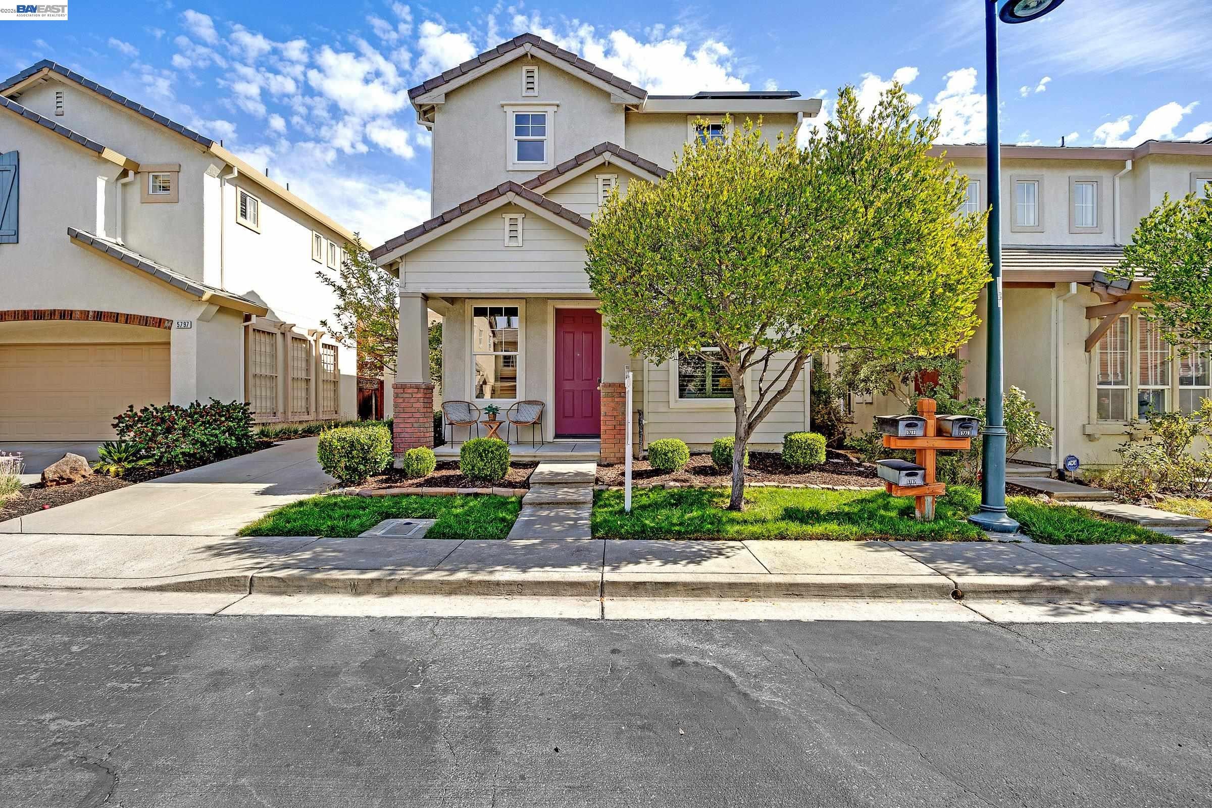5783 Shadow Hill Dr — photo