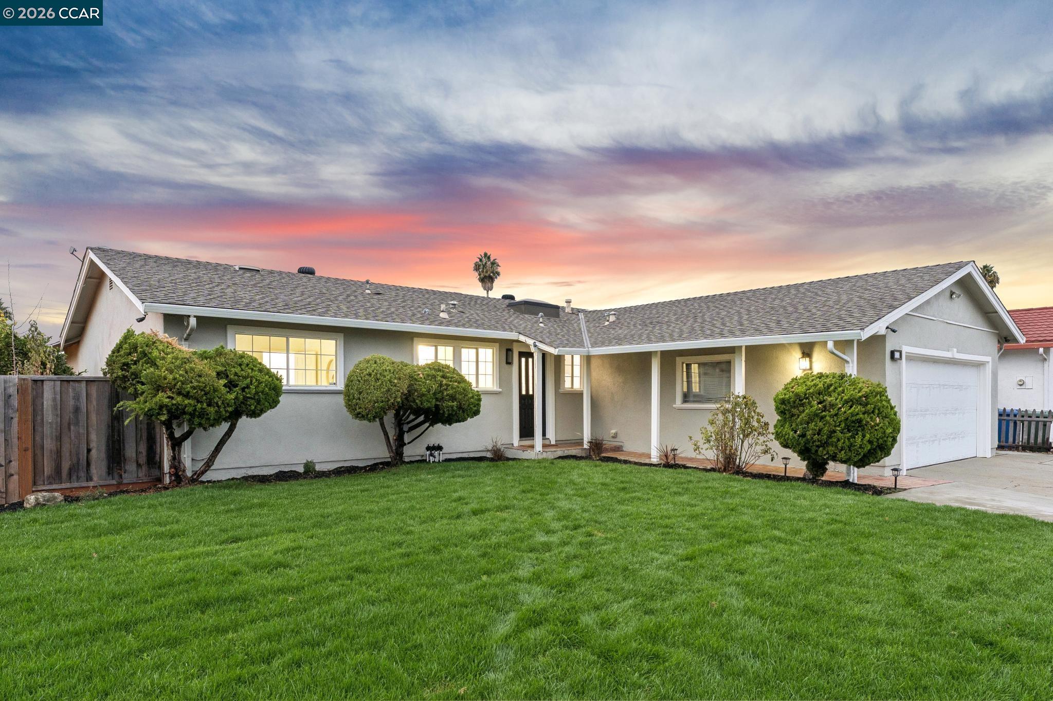 5891 Oleander Dr — photo