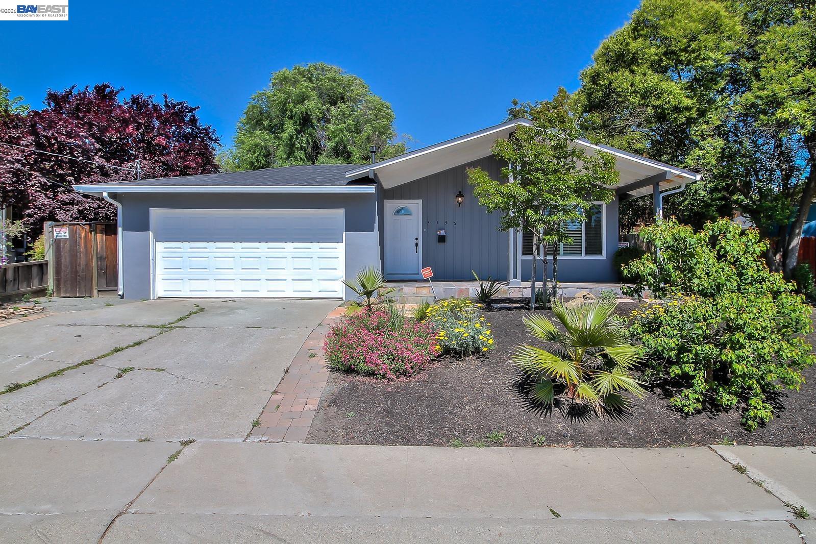 3136 Claudia Dr — photo