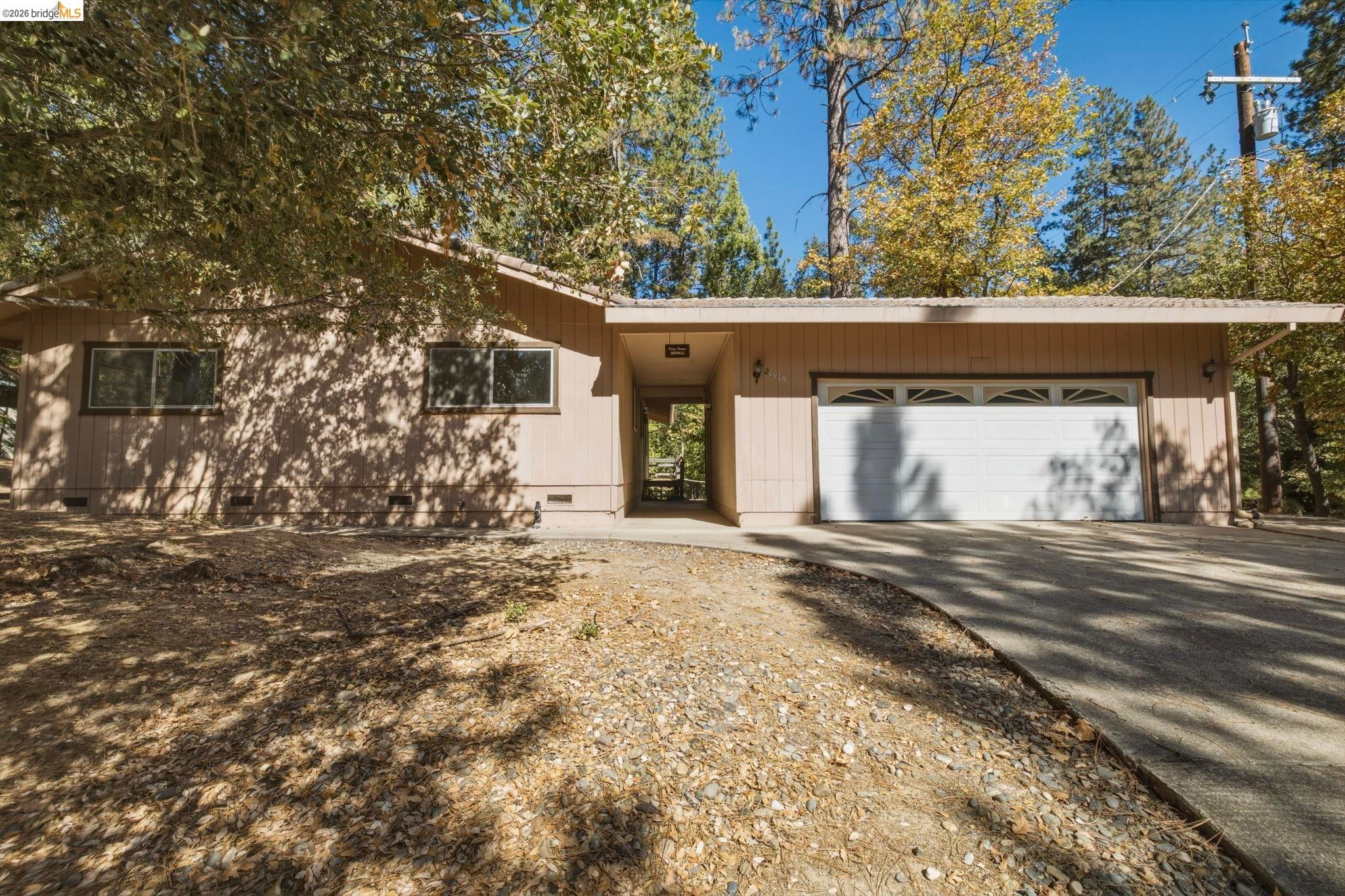21919 Fallview Dr, Sonora, CA 95370 — photo 2
