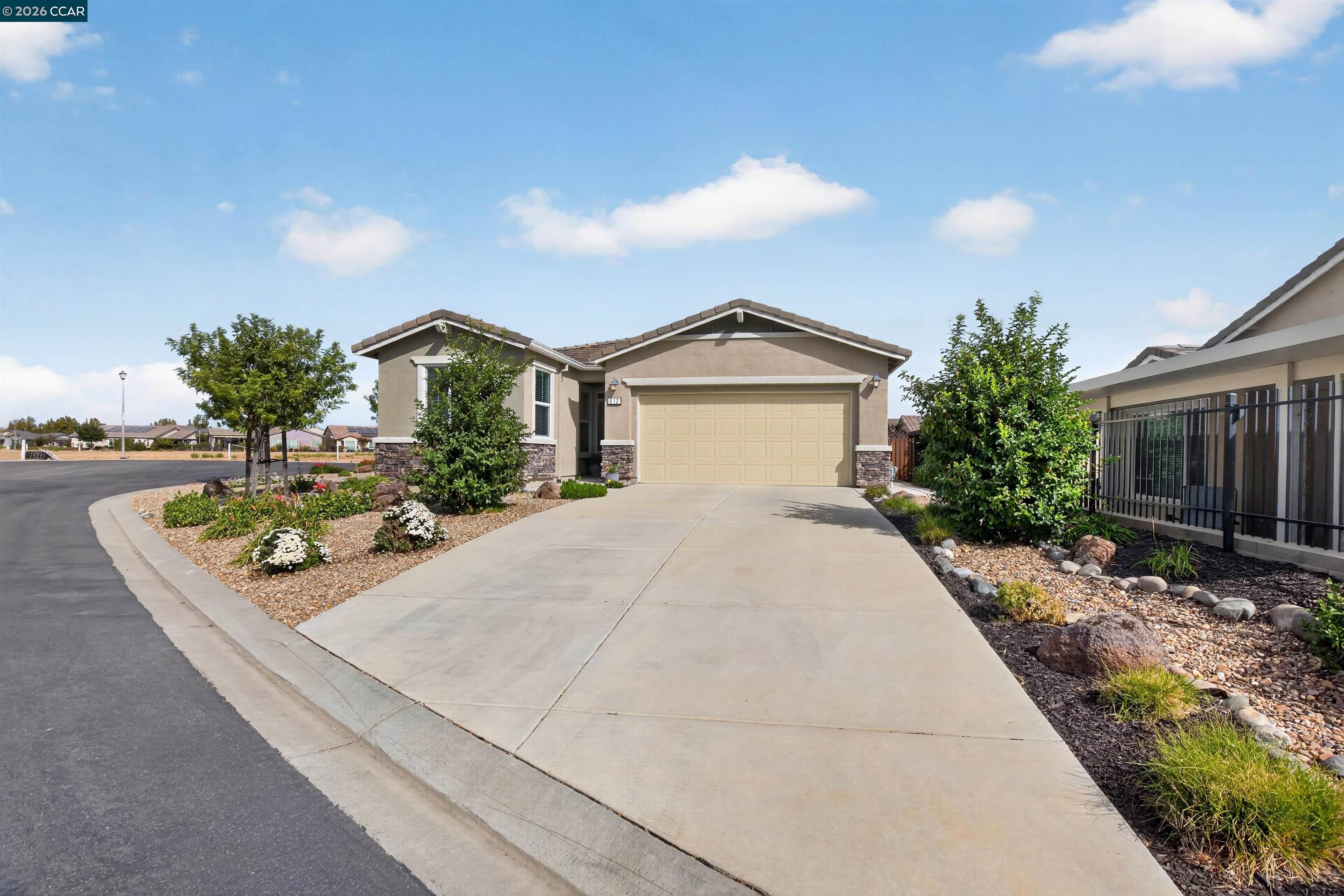 612 Belcarra Ct — photo