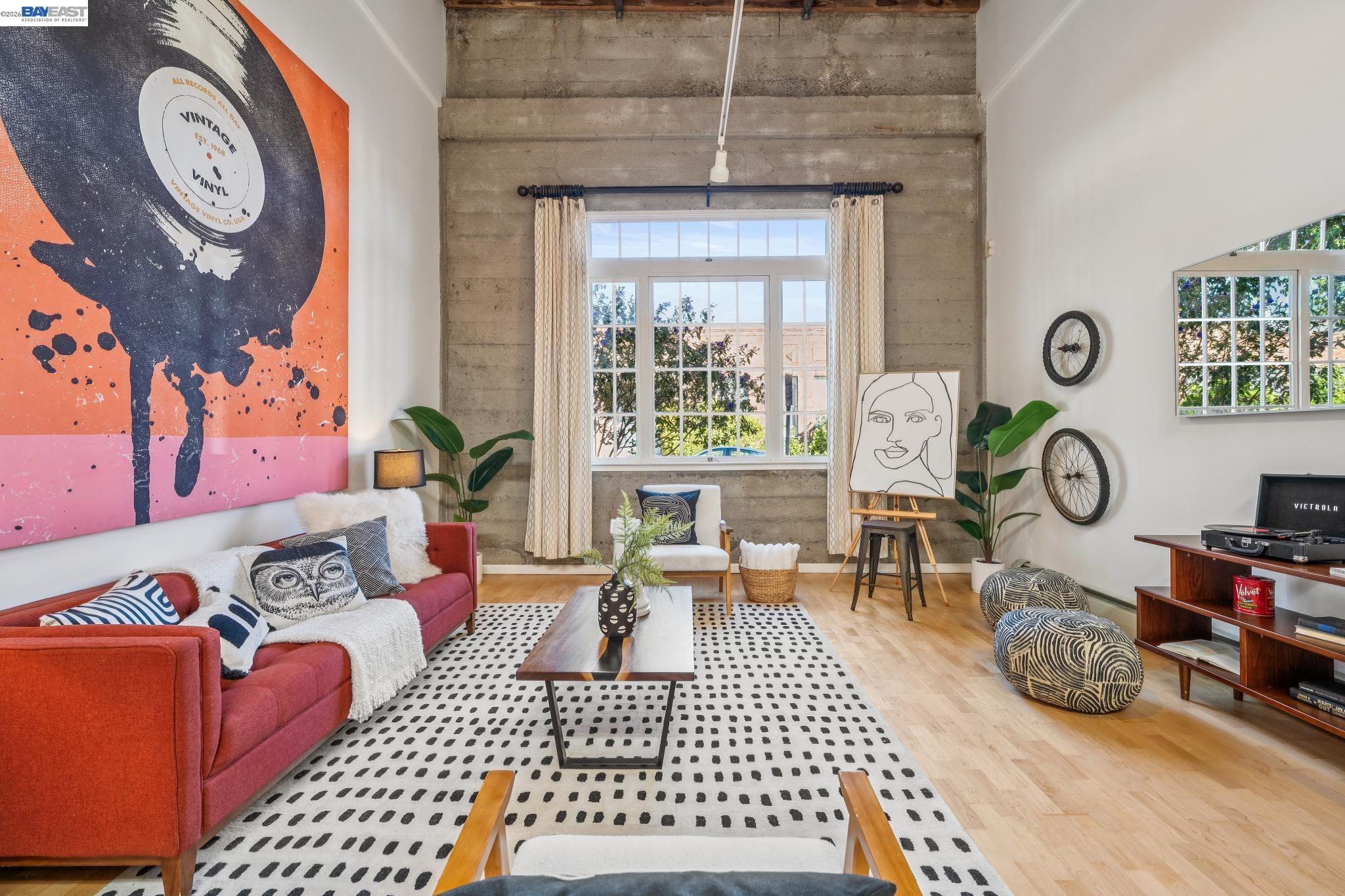 4300 Horton St 8 — photo