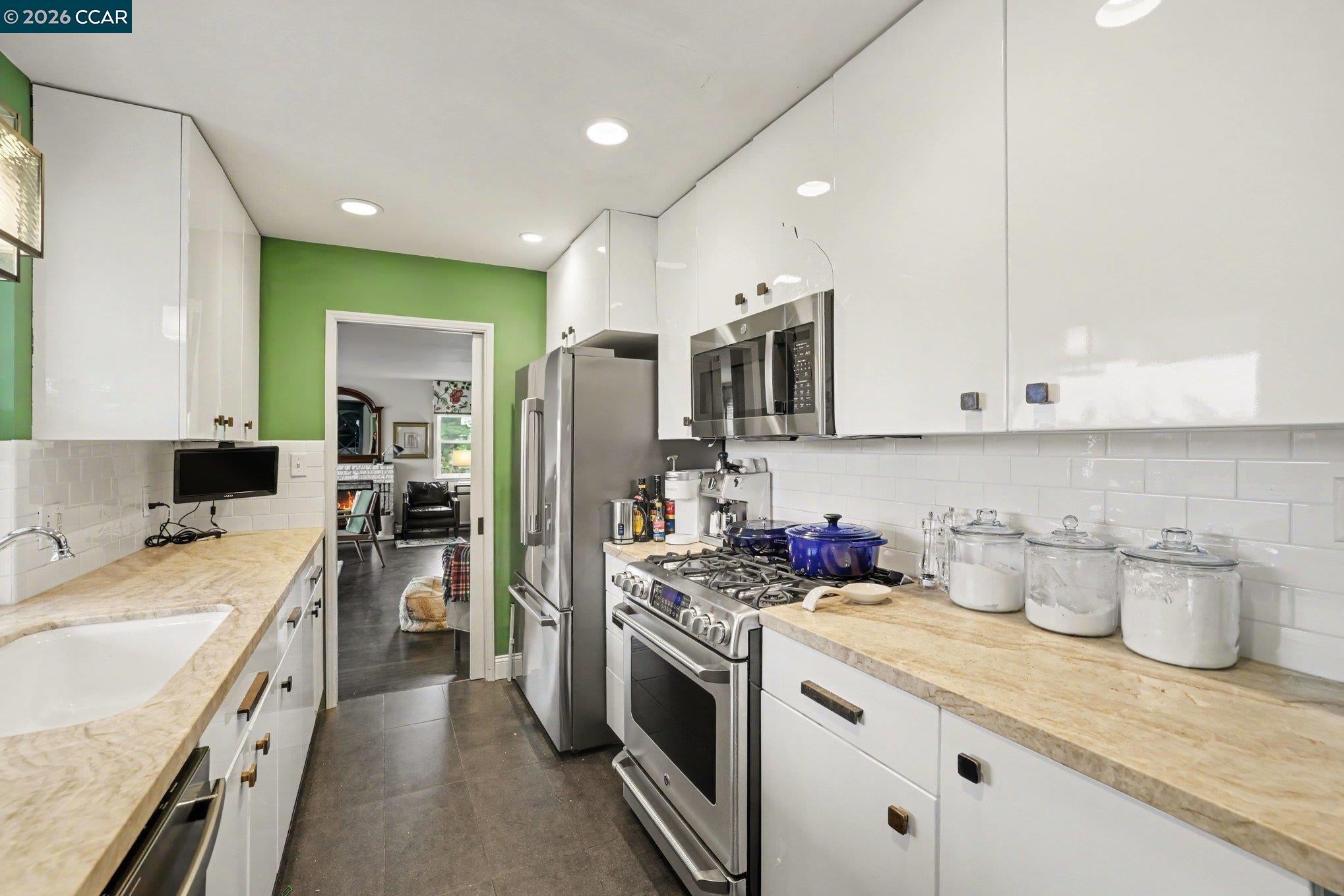 80 Gilrix Dr, Martinez, CA 94553 — photo 3