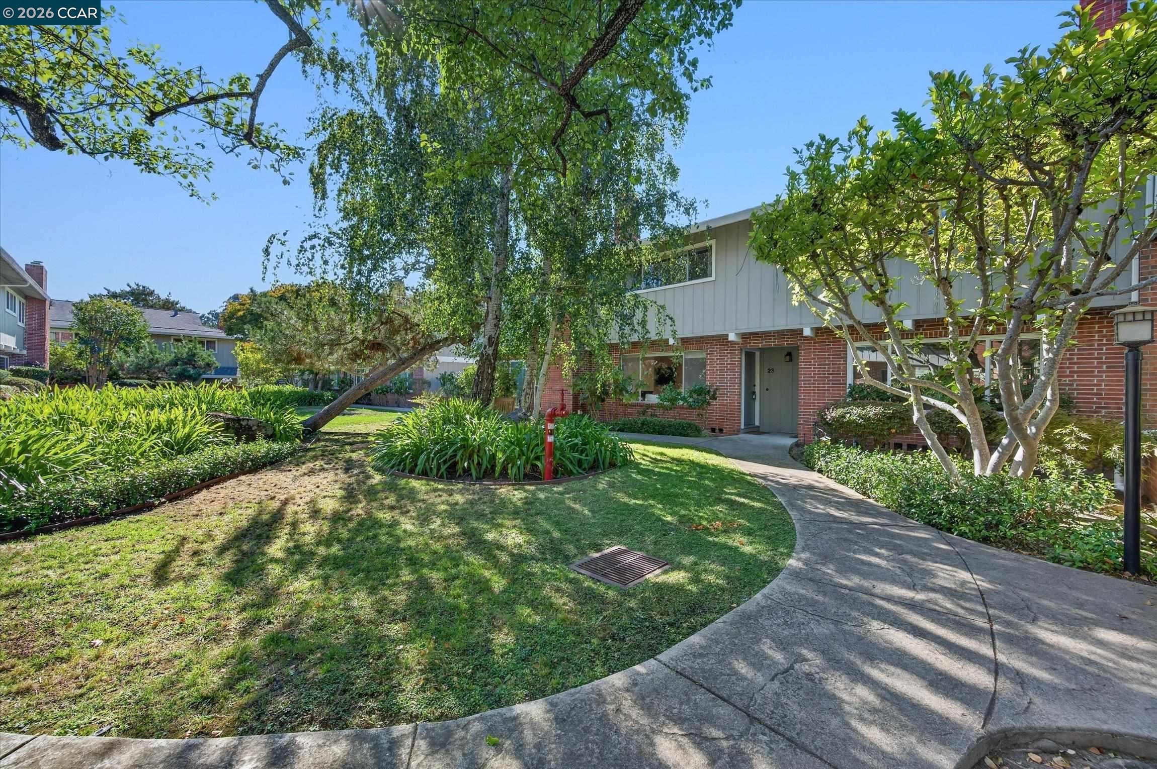 2135 Ascot Drive 23 — photo