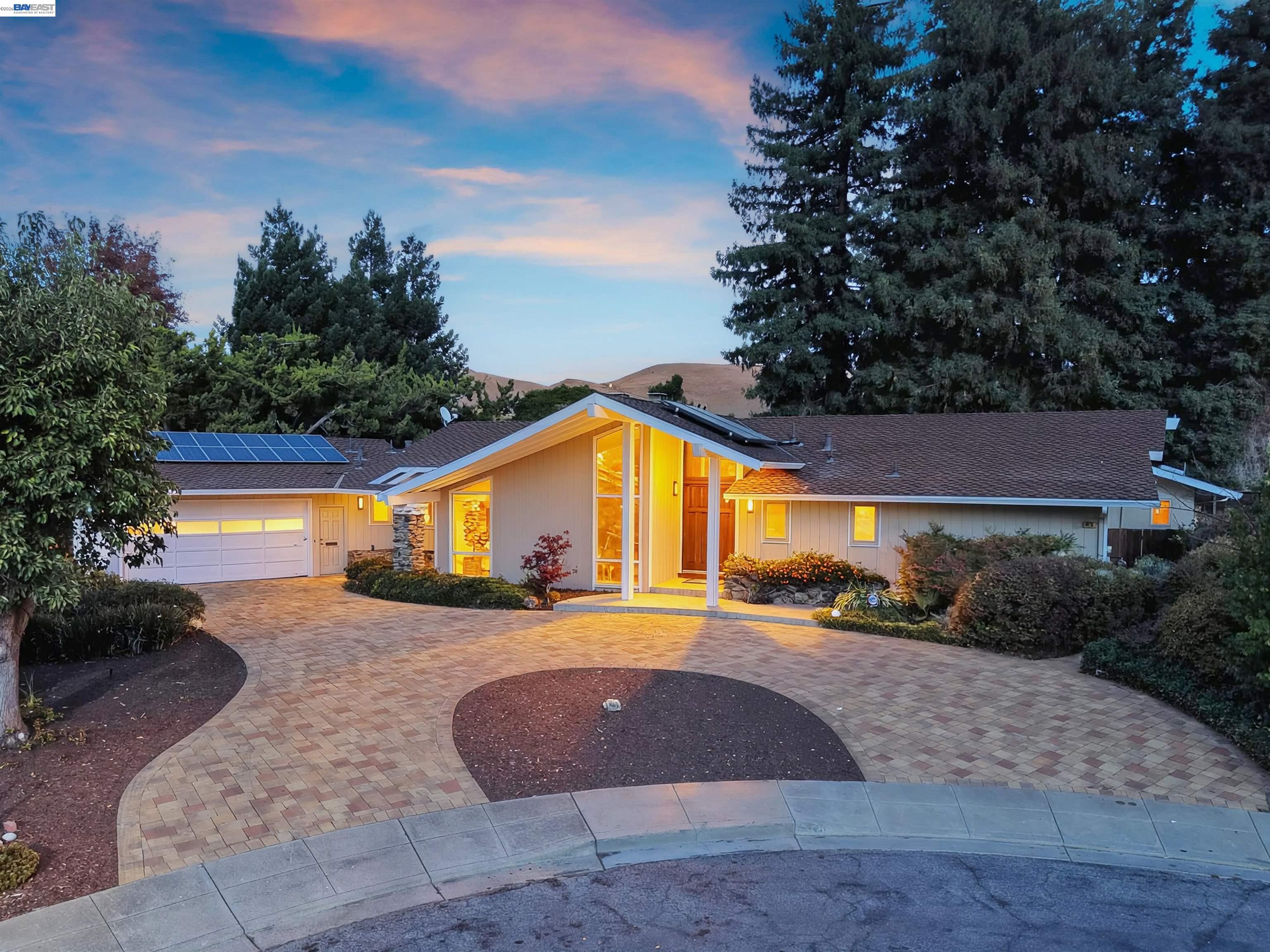 1019 Whitmer Ct — photo