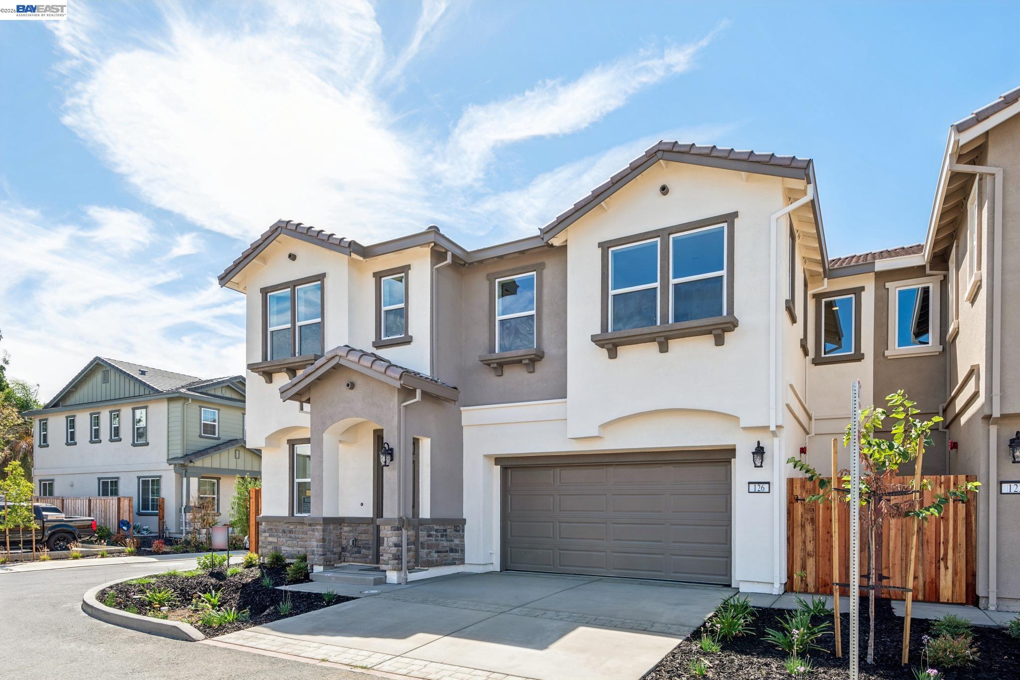 126 Creek View Cir — photo
