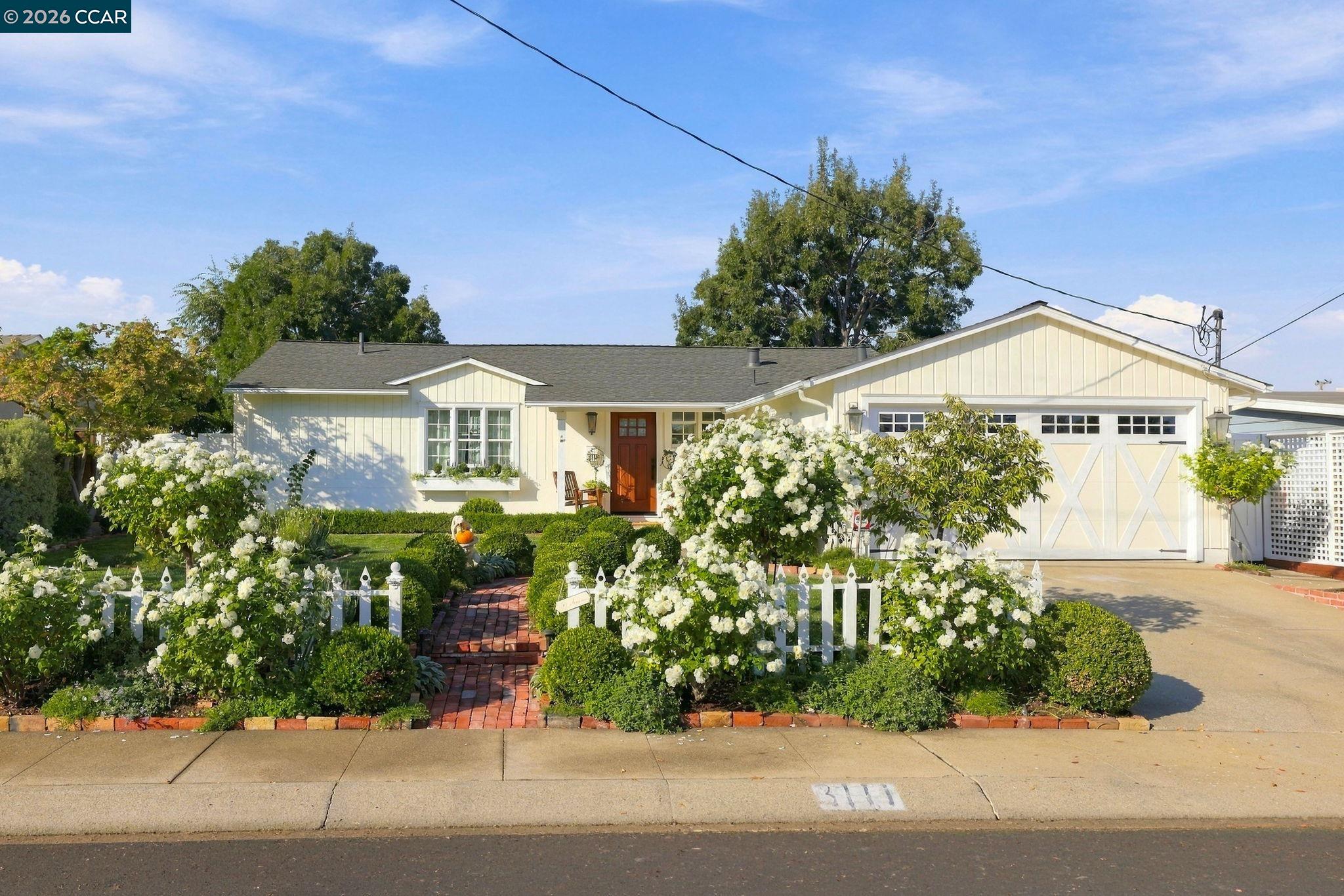 3111 Baker Dr — photo