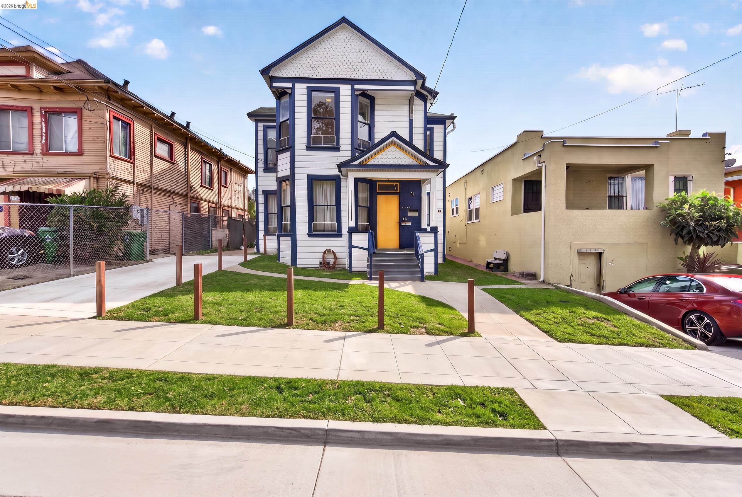 2440 12th Ave — photo