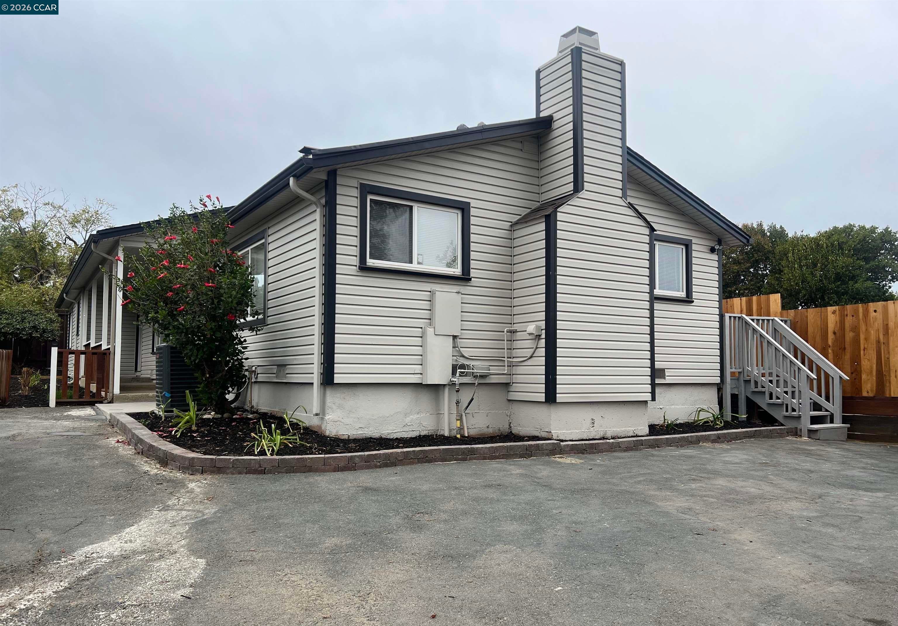 4552 Blum Road — photo