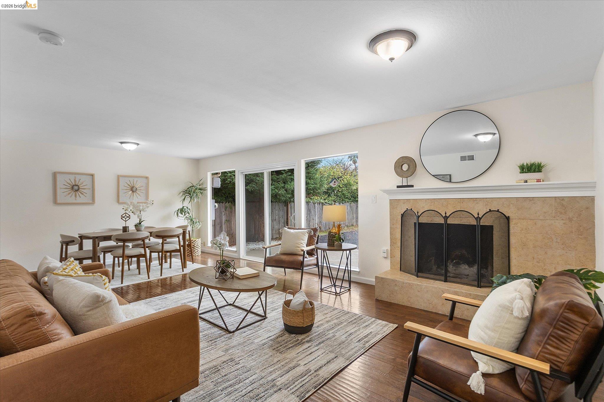 3011 Glynis Dr — photo