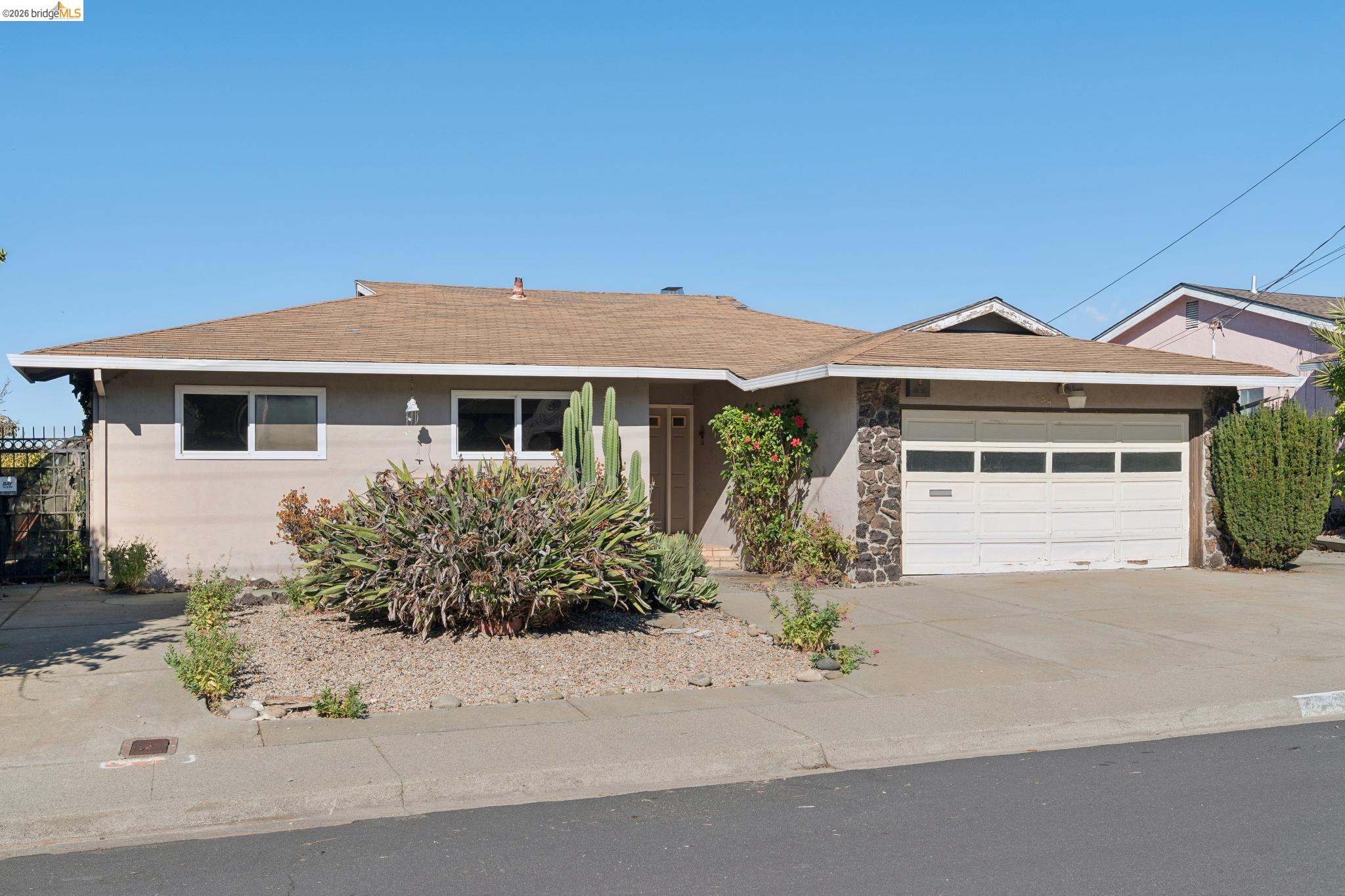 754 Crestview Dr, Pinole, CA 94564 — photo 3
